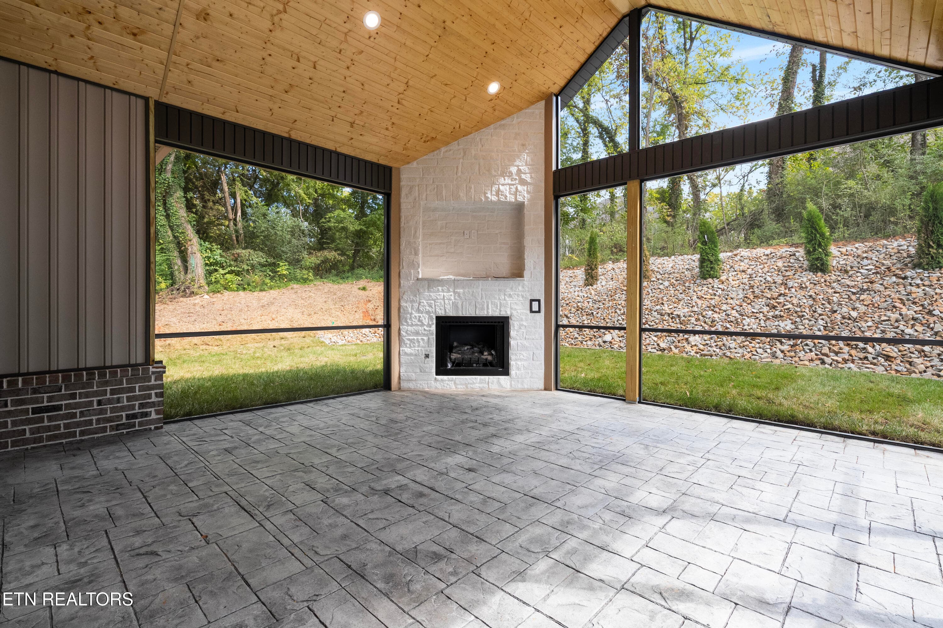 Screened Patio - 212 Chatuga Way, Loudon, TN 37774, Loudon