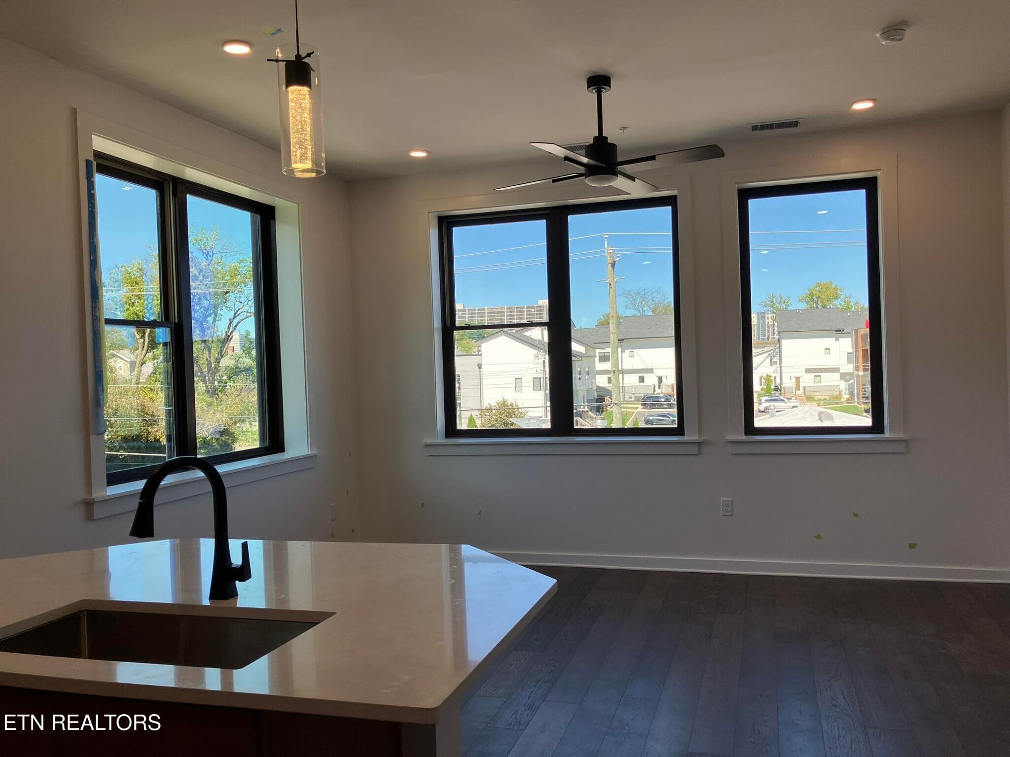 IMG_2649 - 1108 Sevier Ave 302, Knoxville, TN 37920