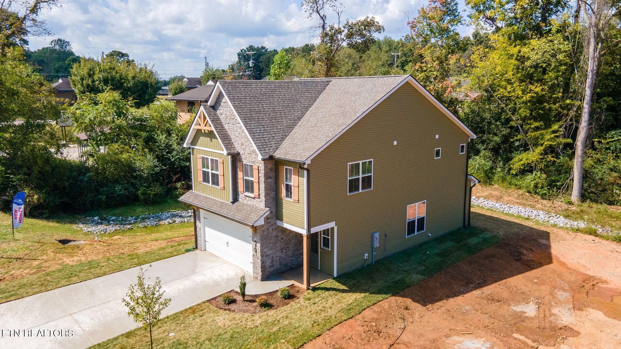 ra2610011-1000 - 611 8th Avenue, Lenoir City, TN 37771, Lenoir City