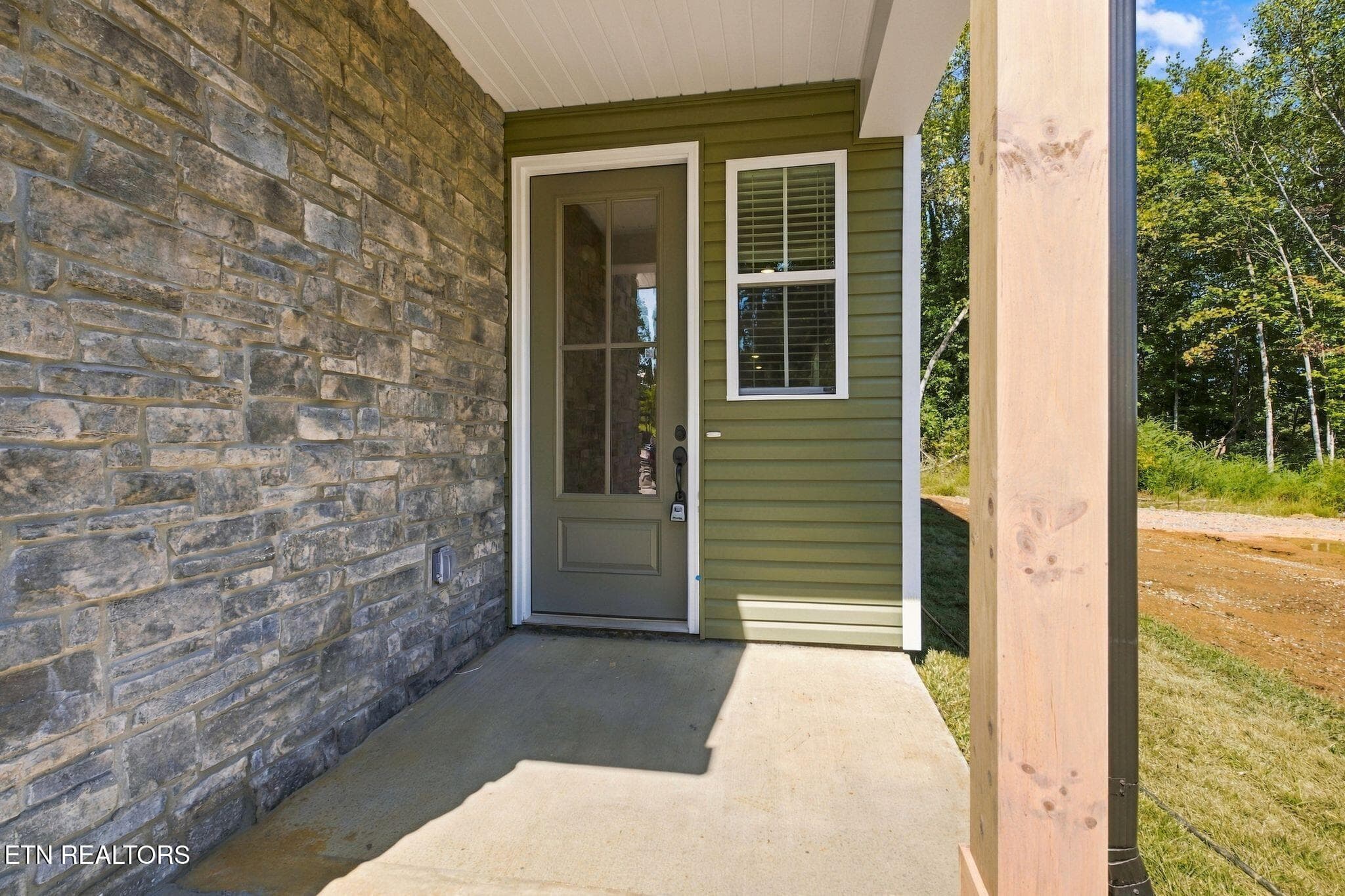 ra2610011-1009 - 611 8th Avenue, Lenoir City, TN 37771, Lenoir City