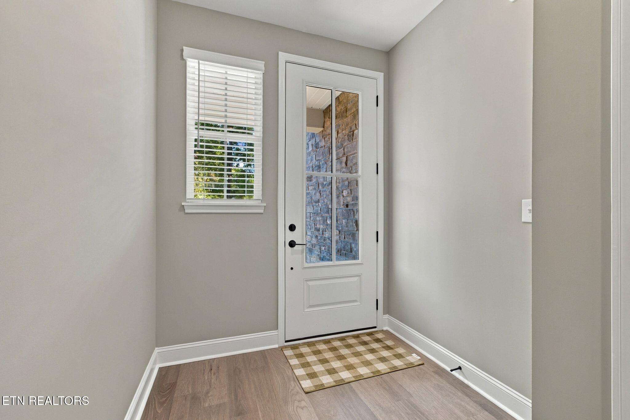 ra2610011-1011 - 611 8th Avenue, Lenoir City, TN 37771, Lenoir City