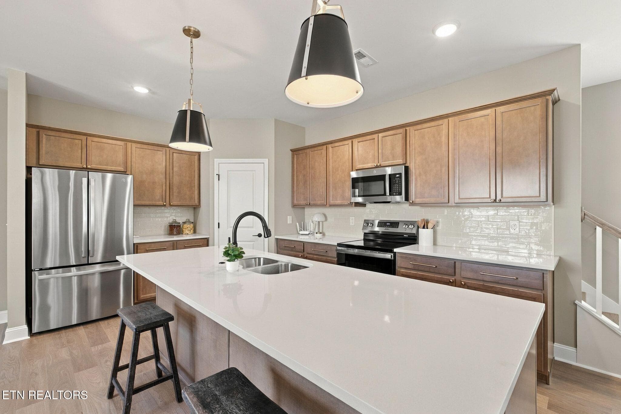 ra2610011-1013 - 611 8th Avenue, Lenoir City, TN 37771, Lenoir City