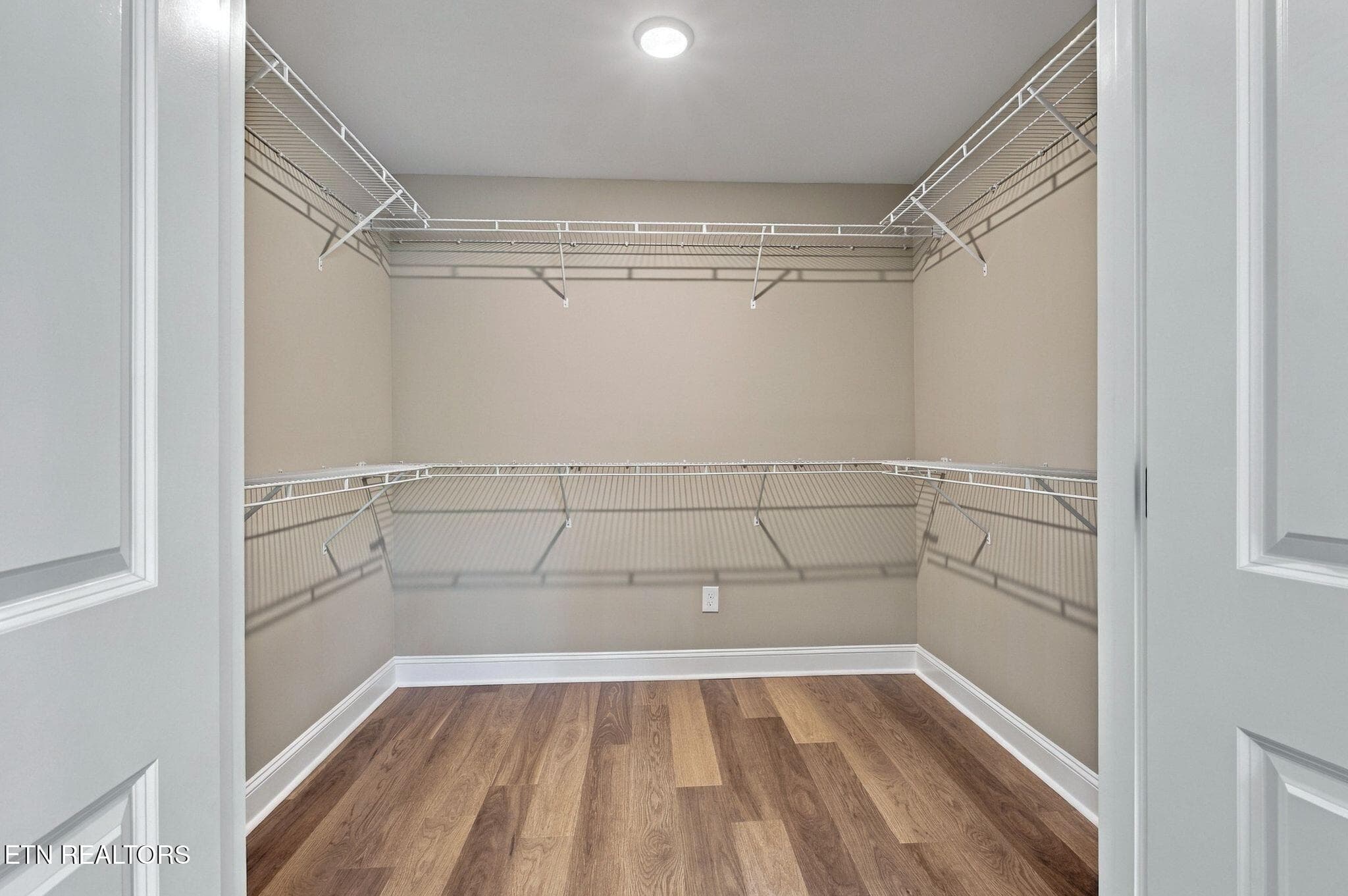 ra2610011-1026 - 611 8th Avenue, Lenoir City, TN 37771, Lenoir City