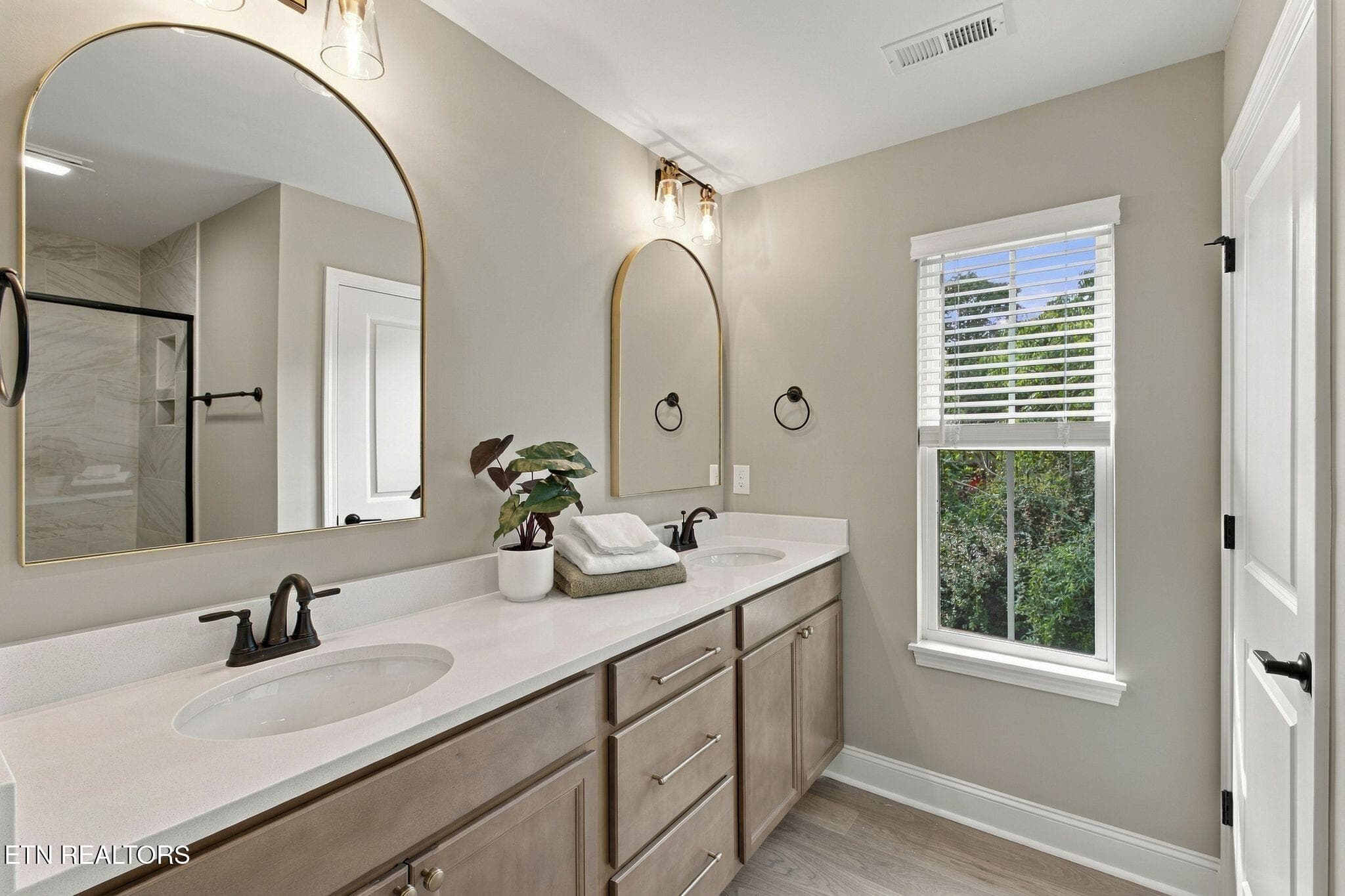 ra2610011-1028 - 611 8th Avenue, Lenoir City, TN 37771, Lenoir City