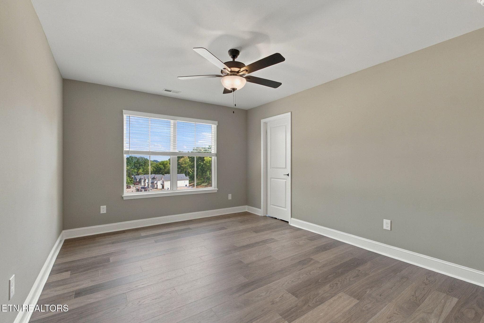 ra2610011-1036 - 611 8th Avenue, Lenoir City, TN 37771, Lenoir City