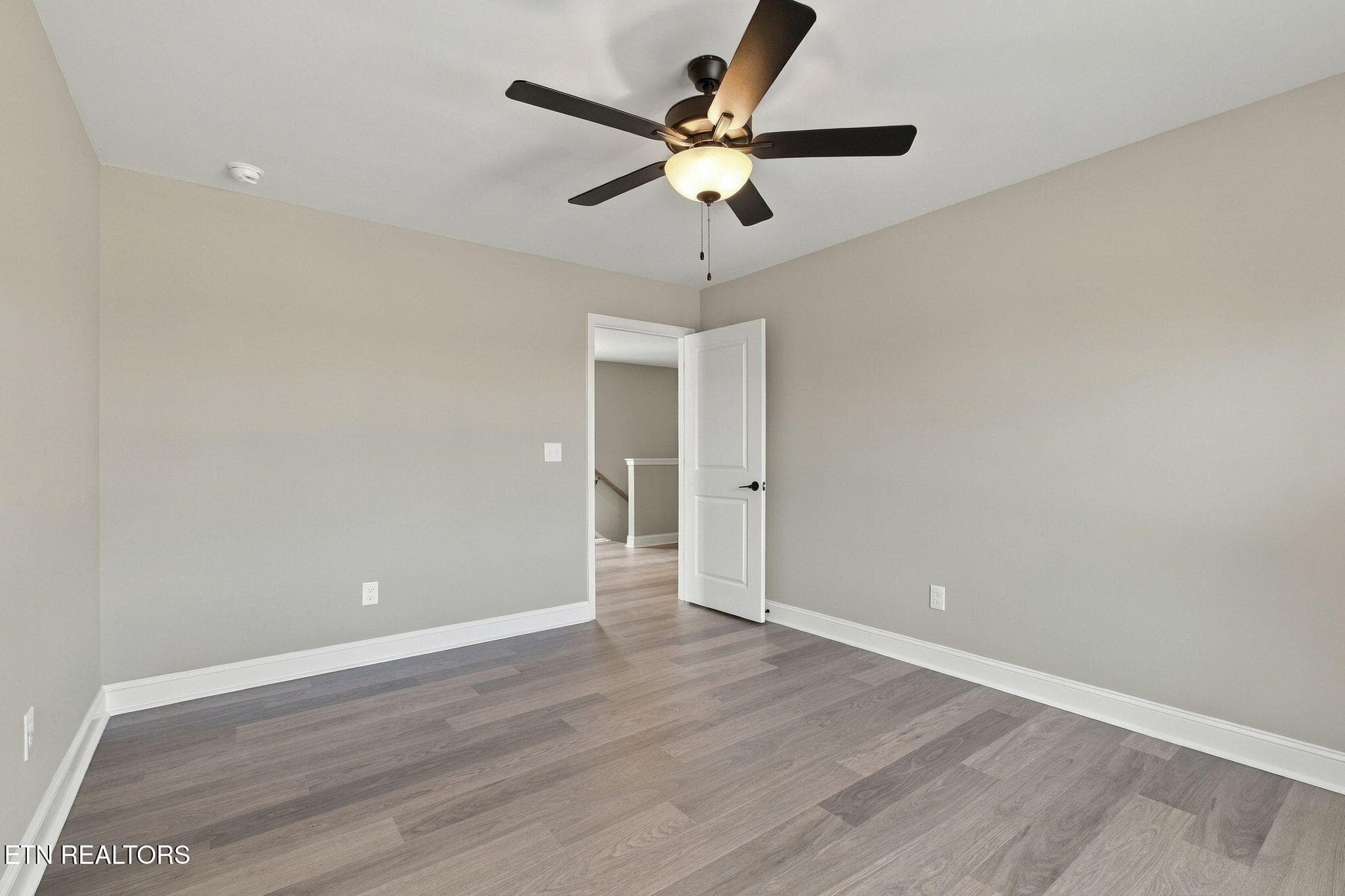 ra2610011-1037 - 611 8th Avenue, Lenoir City, TN 37771, Lenoir City