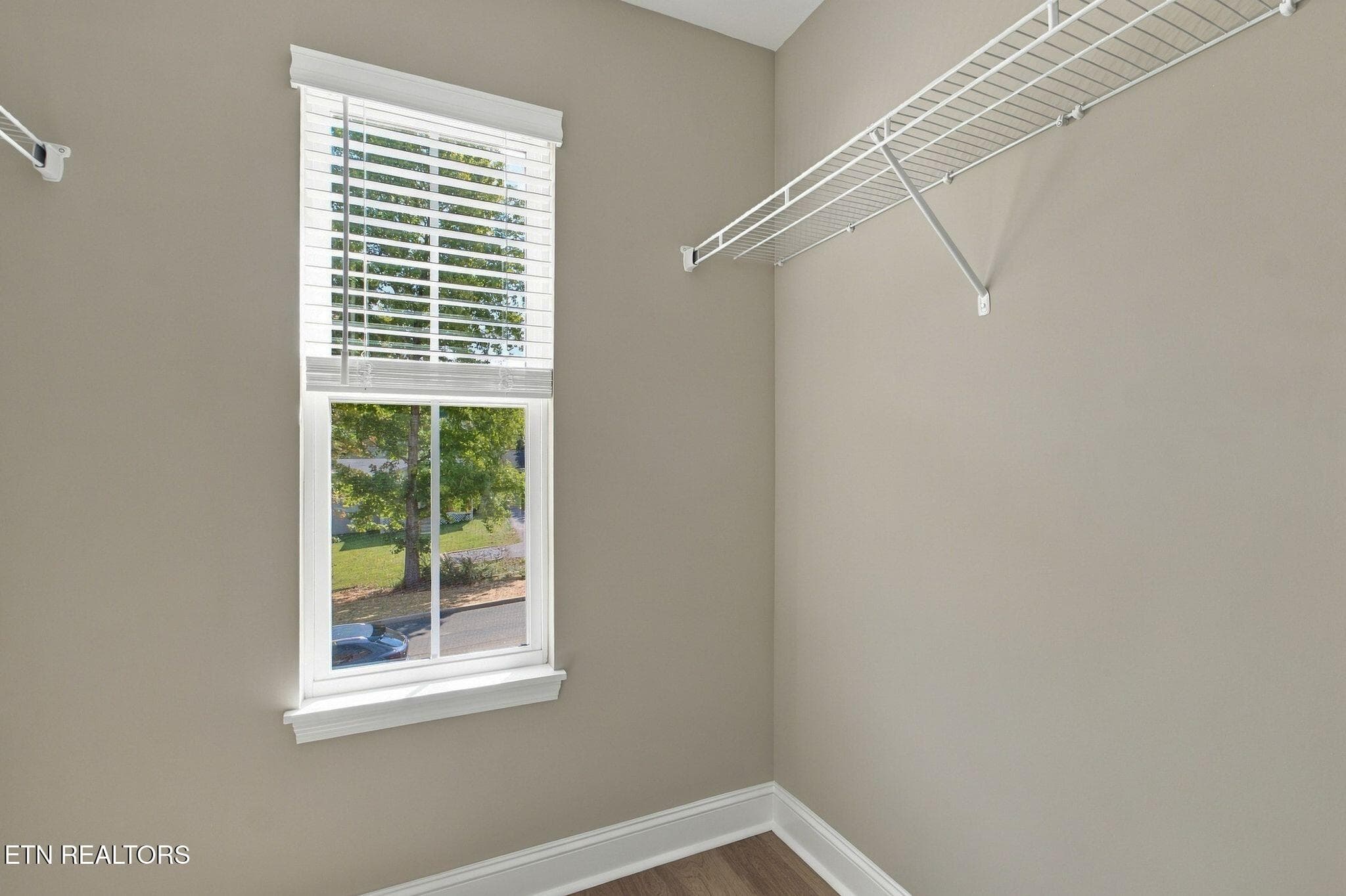 ra2610011-1038 - 611 8th Avenue, Lenoir City, TN 37771, Lenoir City