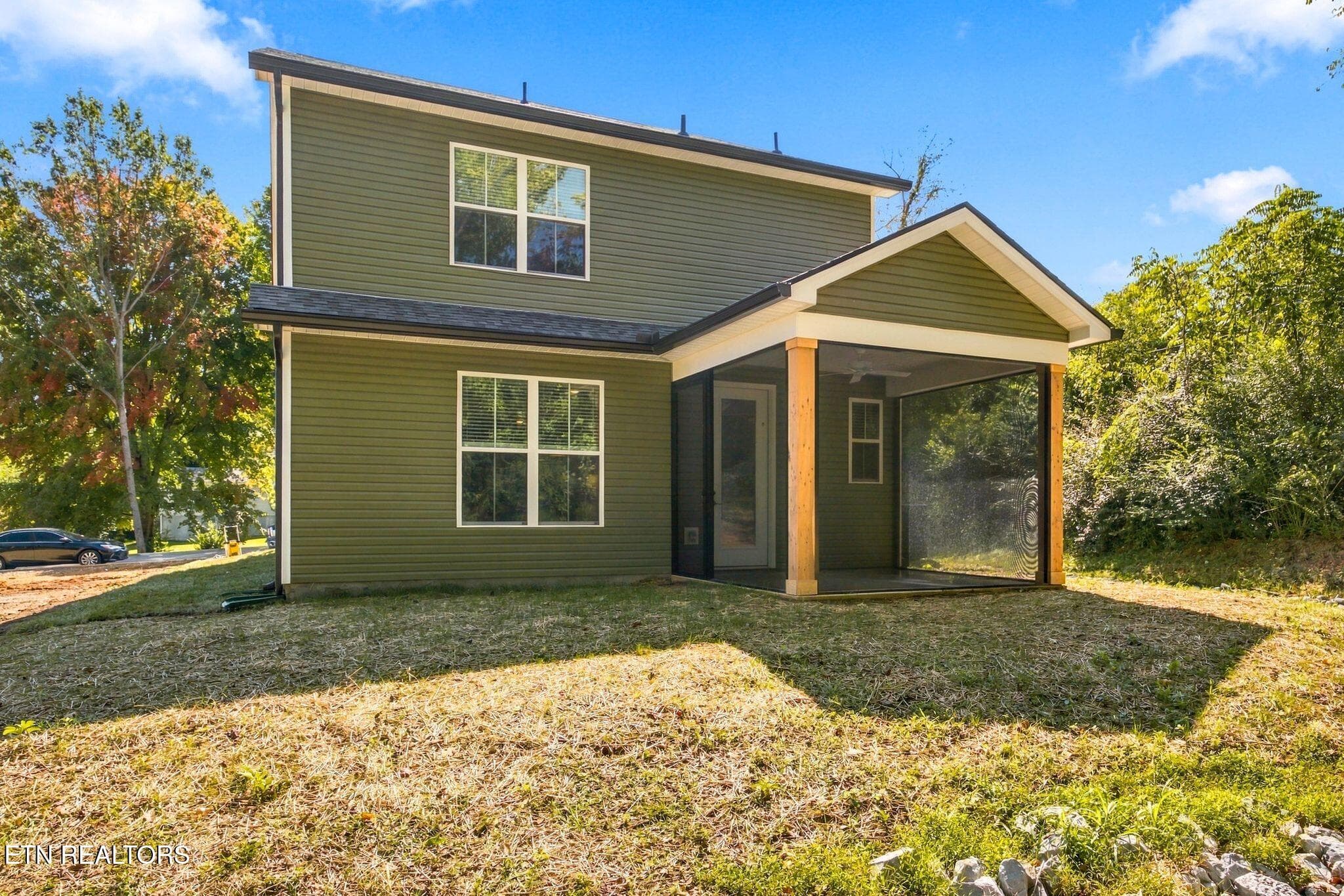 ra2610011-1043 - 611 8th Avenue, Lenoir City, TN 37771, Lenoir City
