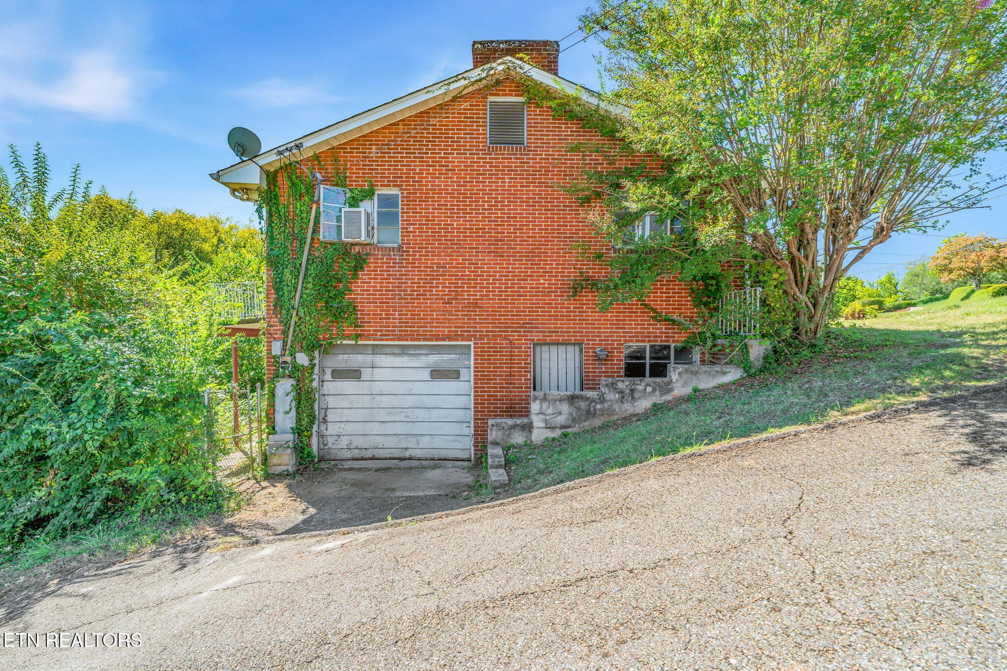 Side of House - 1500 Exeter Ave, Knoxville, TN 37921, Knoxville