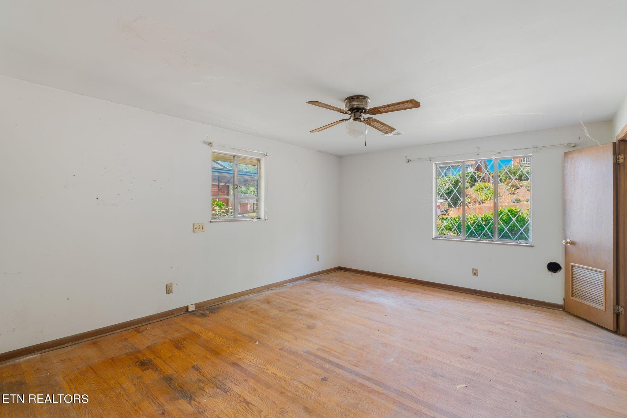 Upstairs Bedroom 1 - 1500 Exeter Ave, Knoxville, TN 37921, Knoxville