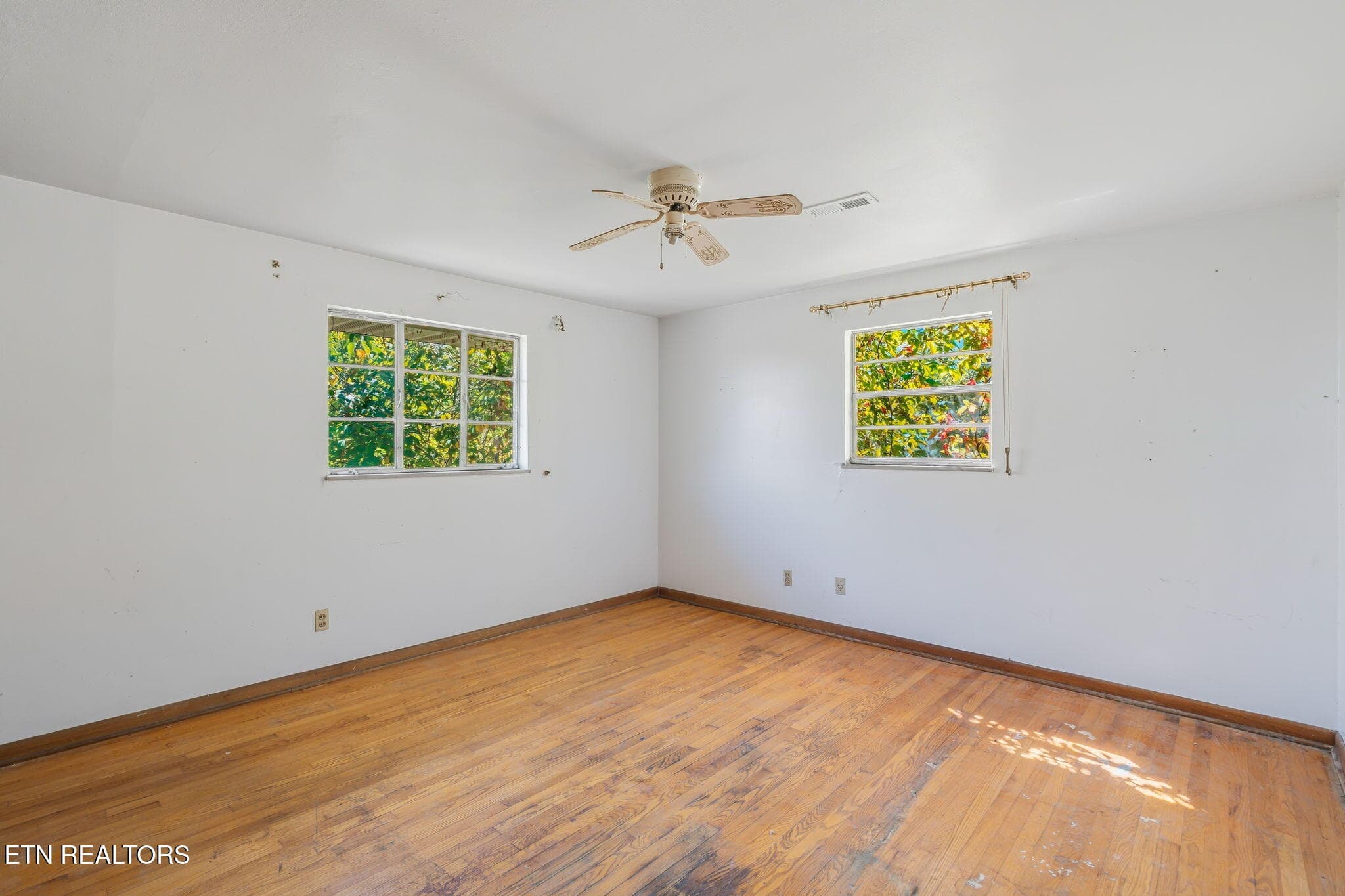 Upstairs Bedroom 2 - 1500 Exeter Ave, Knoxville, TN 37921, Knoxville