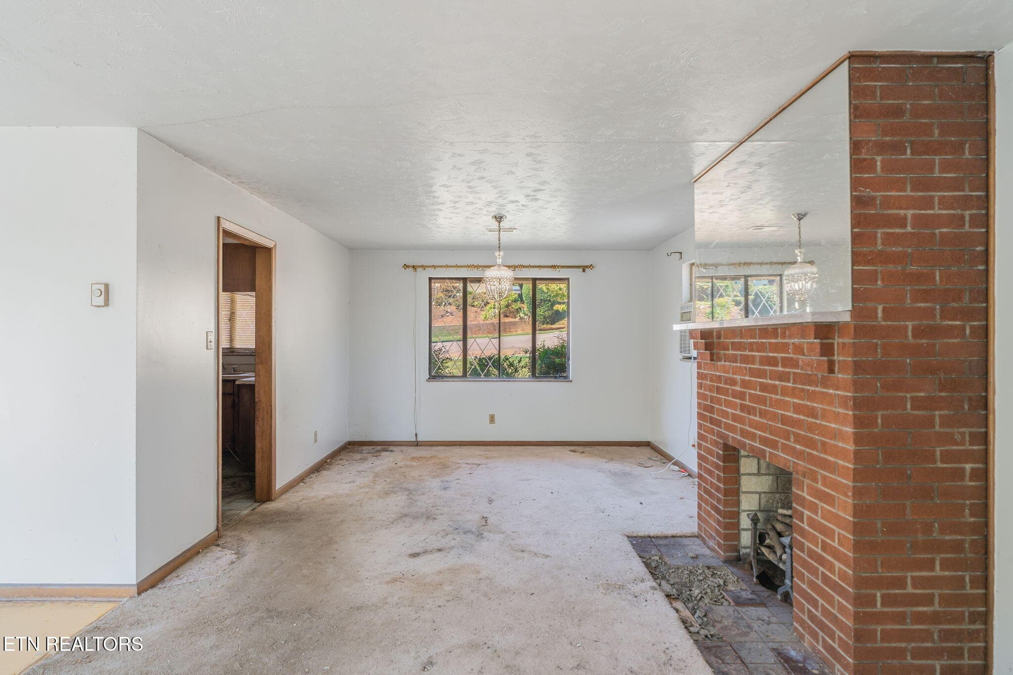Dining Area - 1500 Exeter Ave, Knoxville, TN 37921, Knoxville