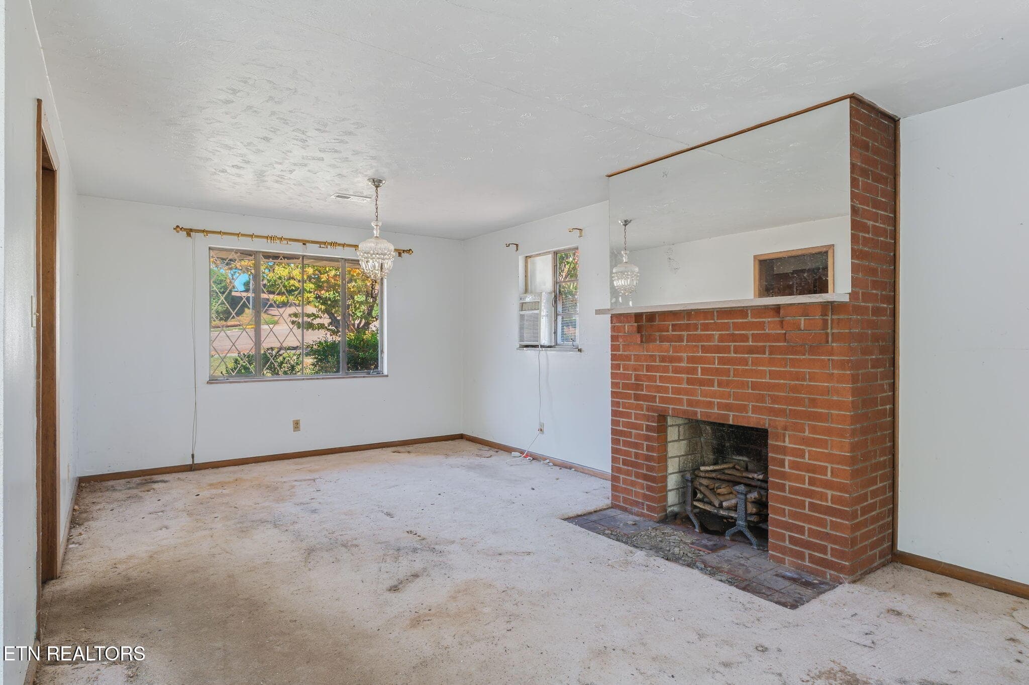 Dining Area - 1500 Exeter Ave, Knoxville, TN 37921, Knoxville