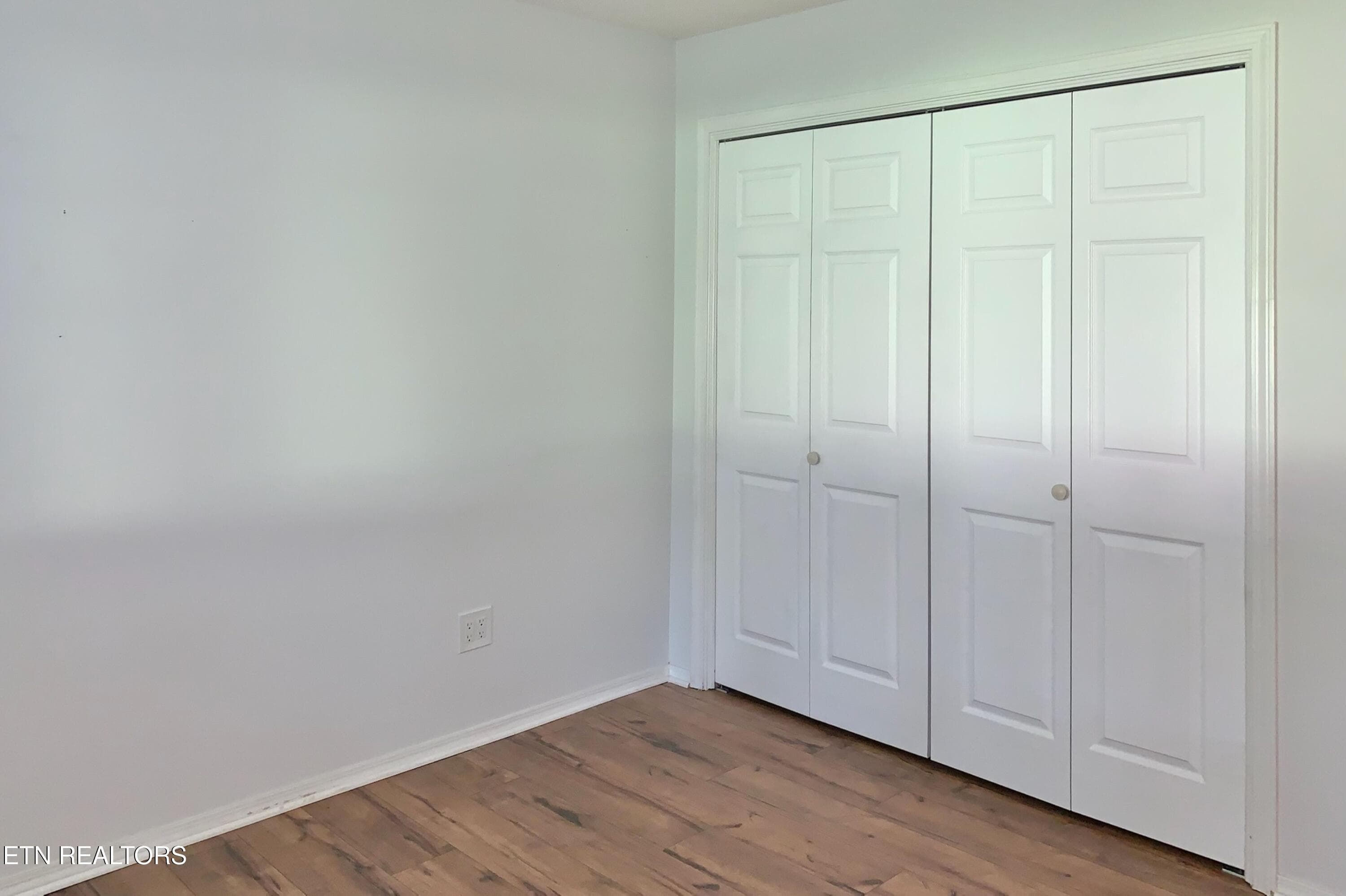 guest bedroom 1 - 212 Tooweka Lane, Loudon, TN 37774