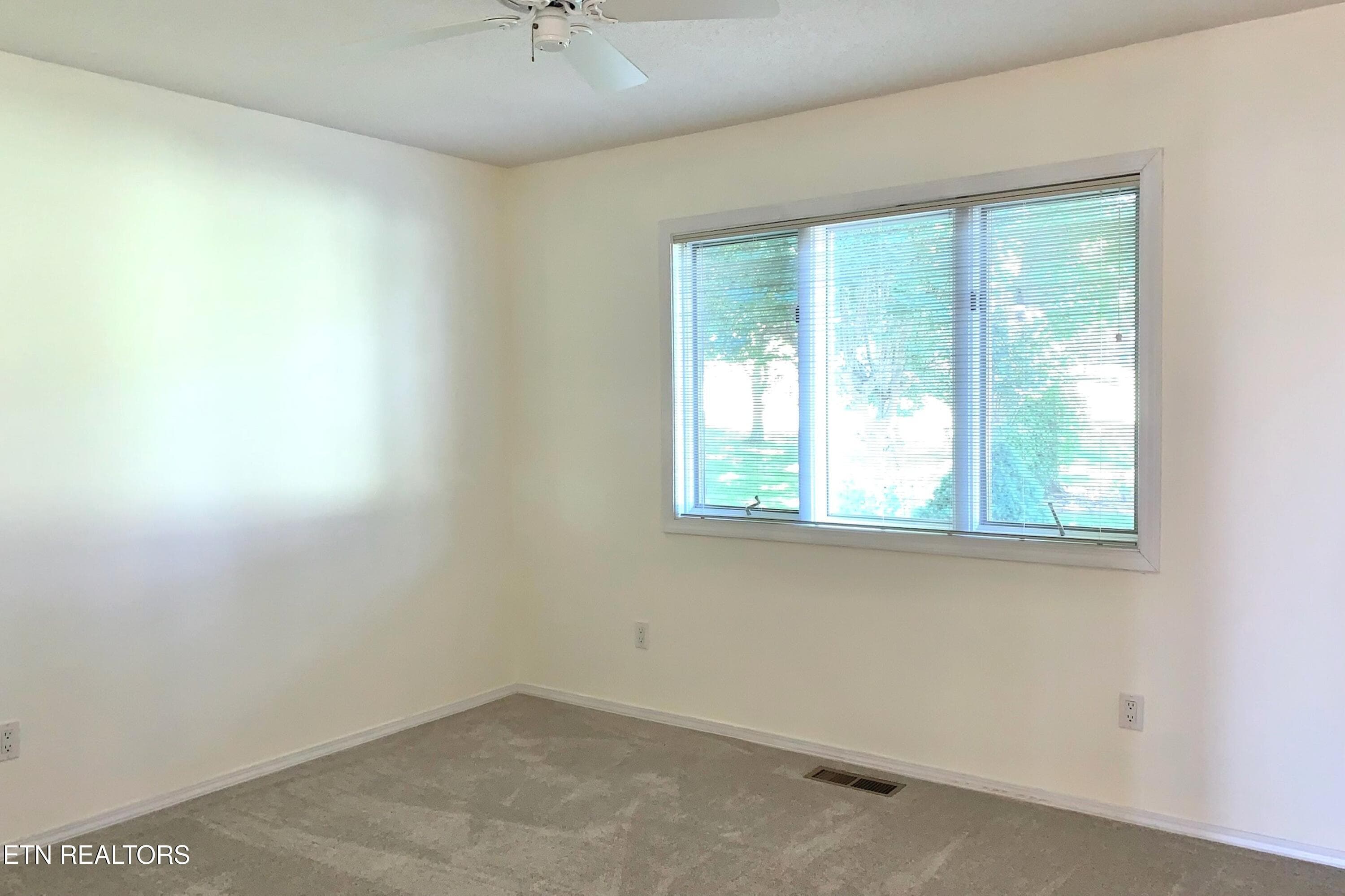guest bedroom 2 - 212 Tooweka Lane, Loudon, TN 37774