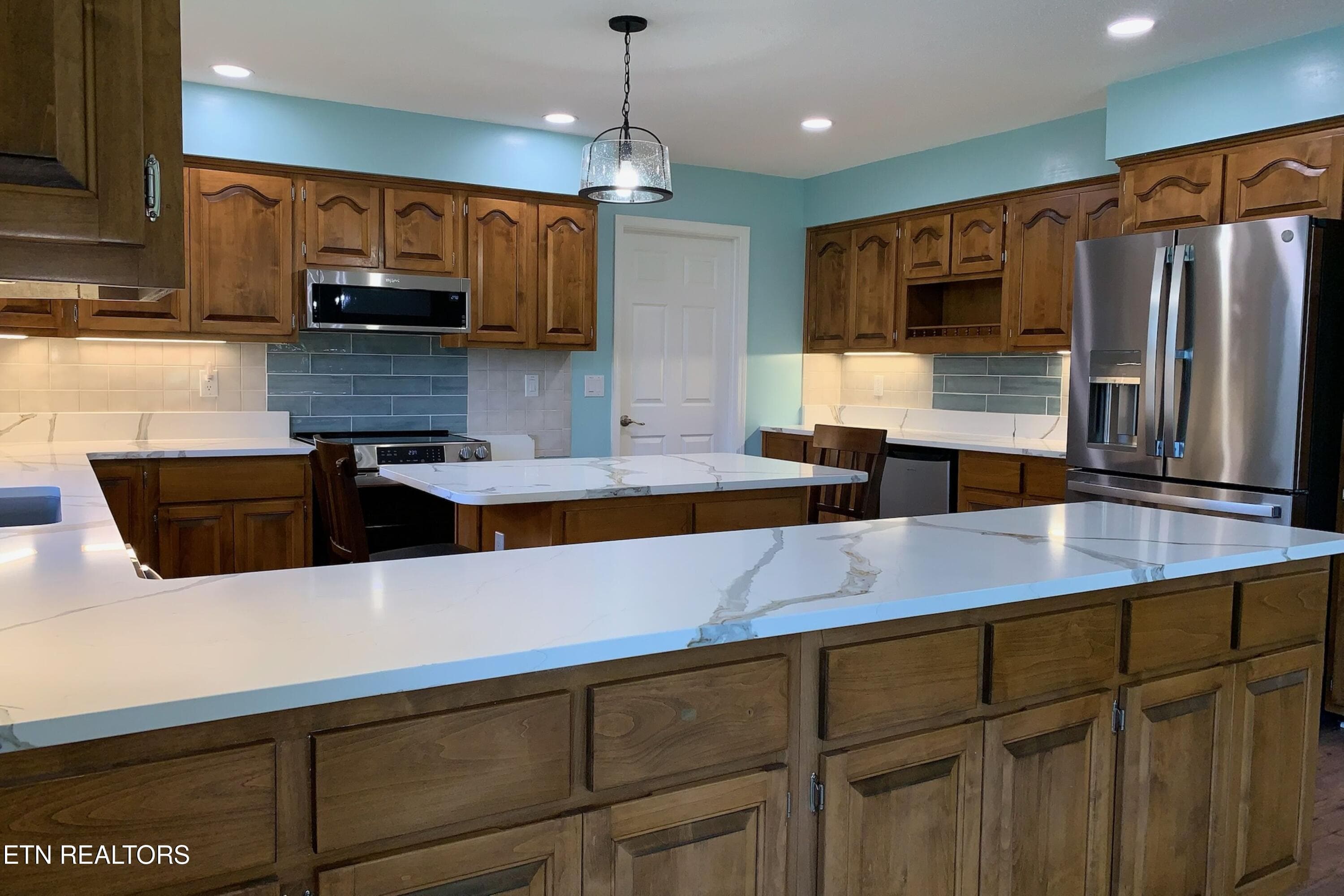 kitchen - 212 Tooweka Lane, Loudon, TN 37774
