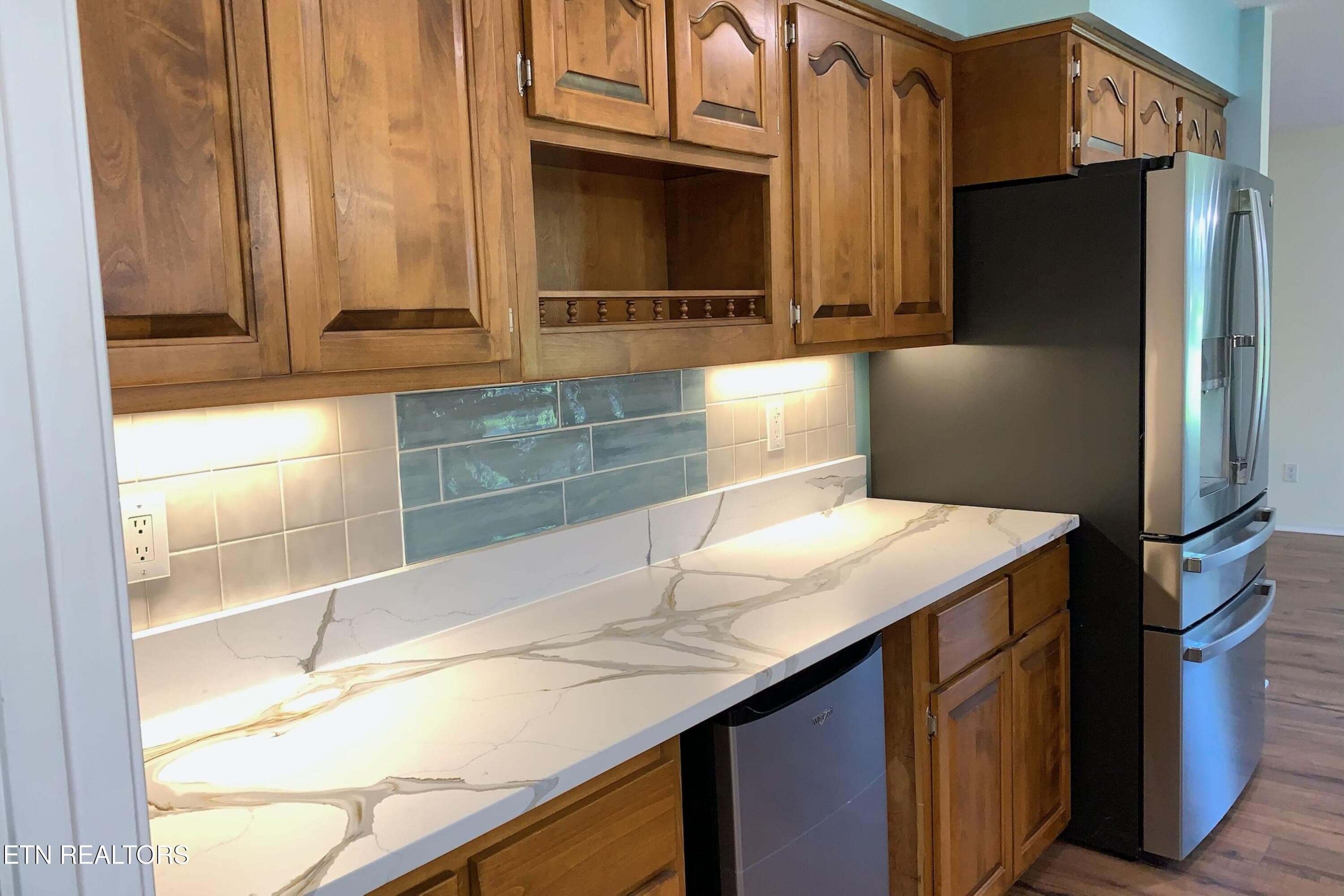 kitchen - 212 Tooweka Lane, Loudon, TN 37774