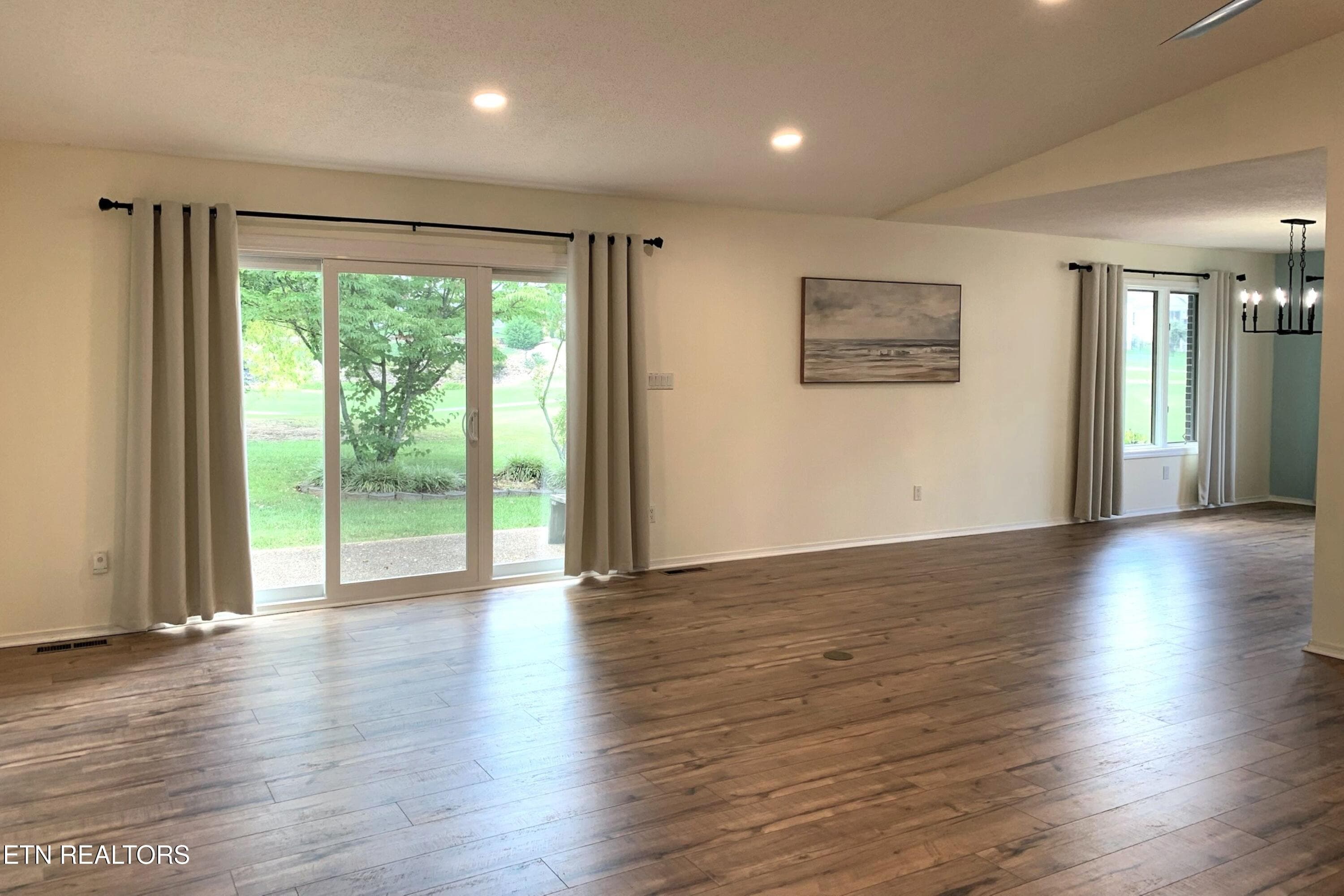 living room - 212 Tooweka Lane, Loudon, TN 37774
