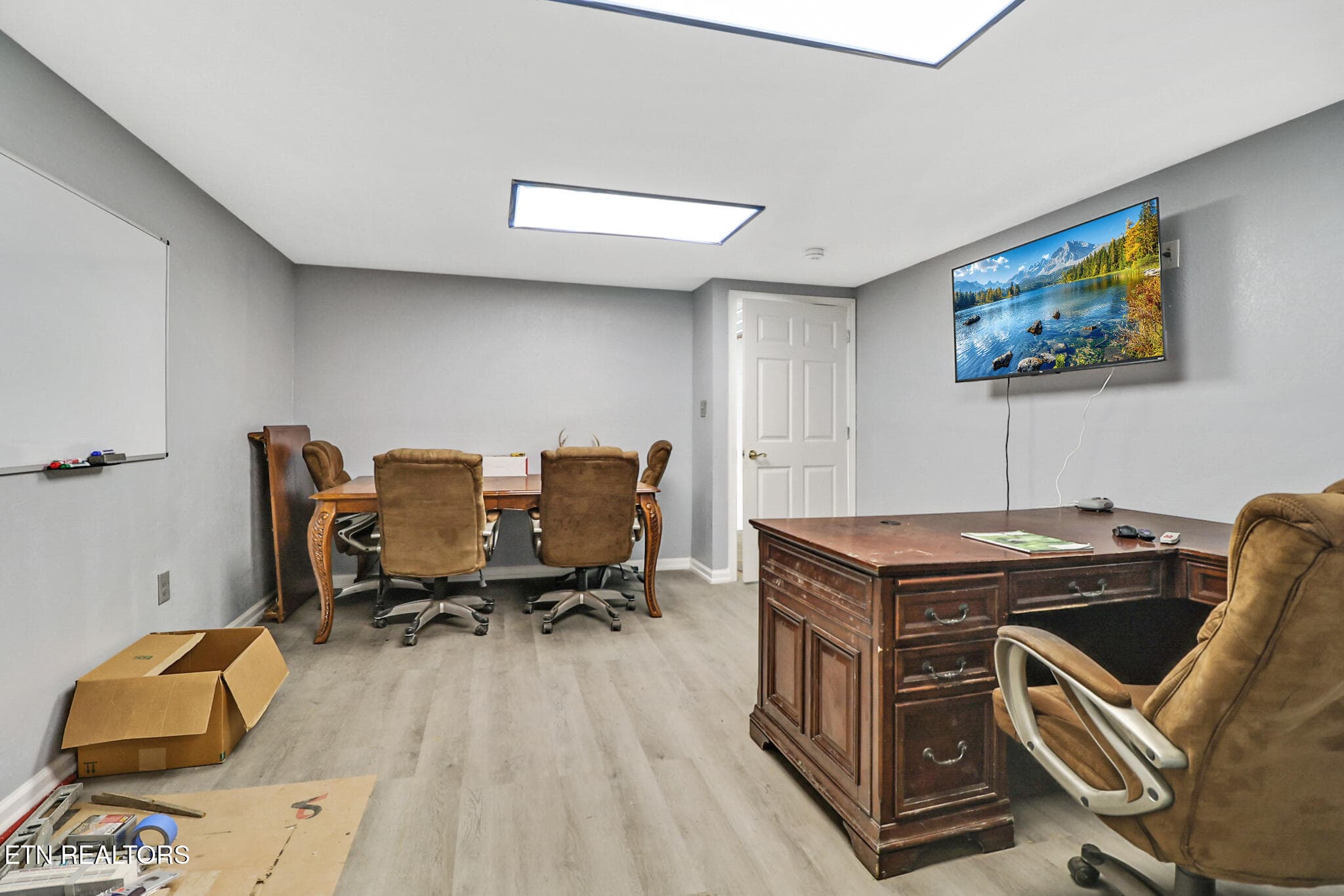 Office/Living Room - 501 Walden Ave, Harriman, TN 37748, Harriman