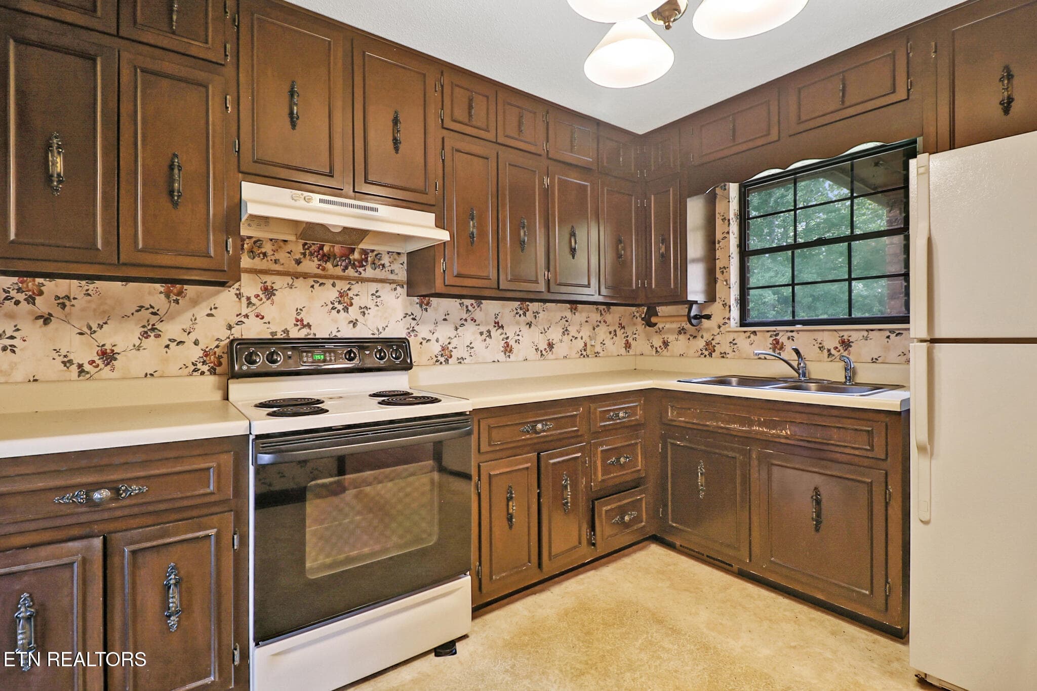 n44a0938-n44a0942 - 1078 Cove Lane, Oliver Springs, TN 37840, Oliver Springs