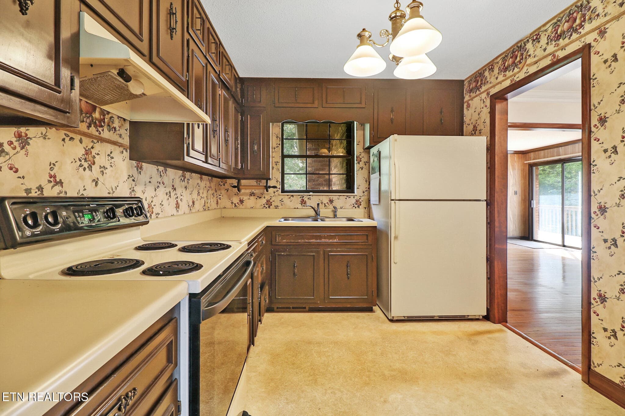n44a0933-n44a0937 - 1078 Cove Lane, Oliver Springs, TN 37840, Oliver Springs