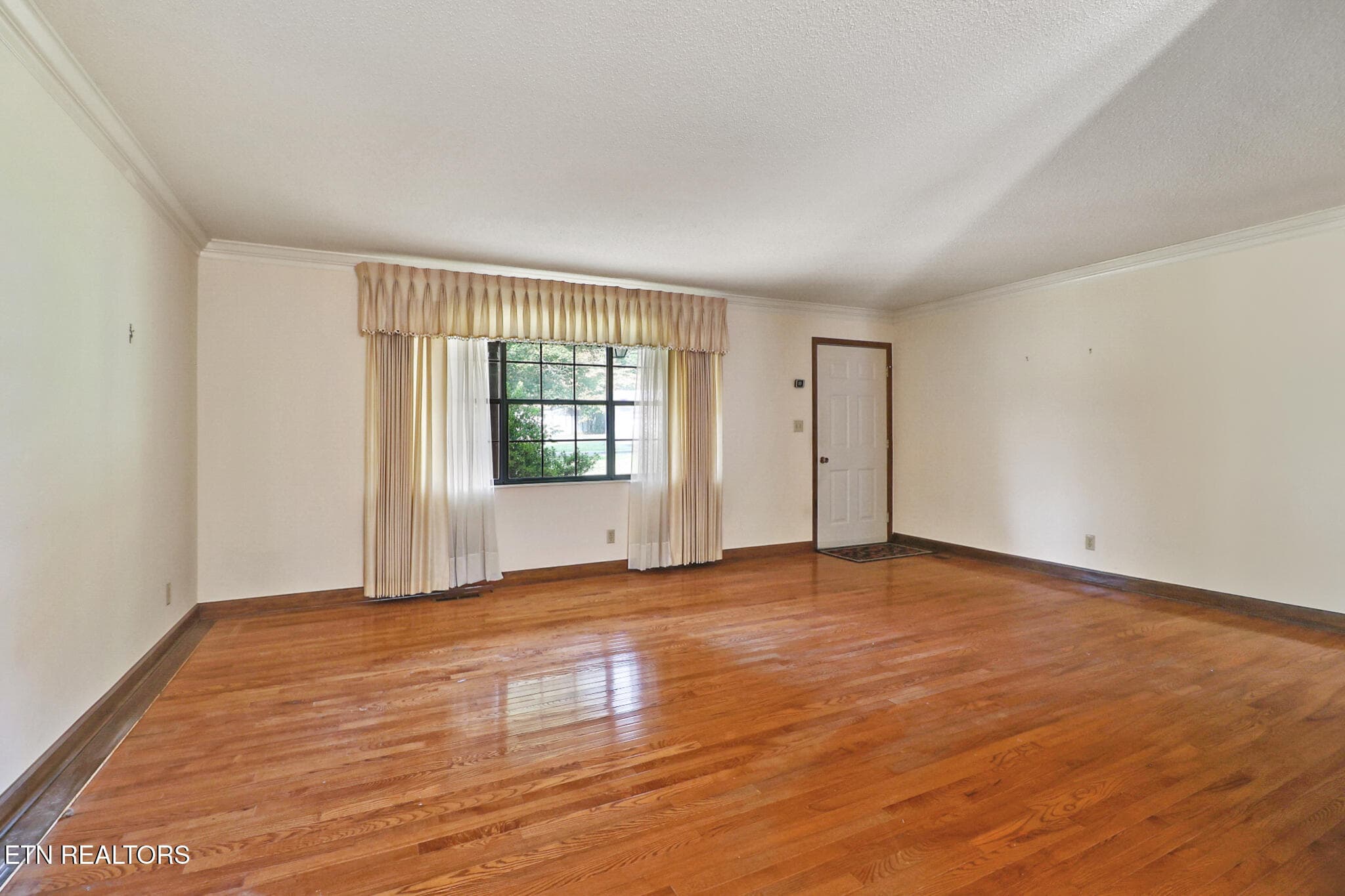 n44a0918-n44a0922 - 1078 Cove Lane, Oliver Springs, TN 37840, Oliver Springs