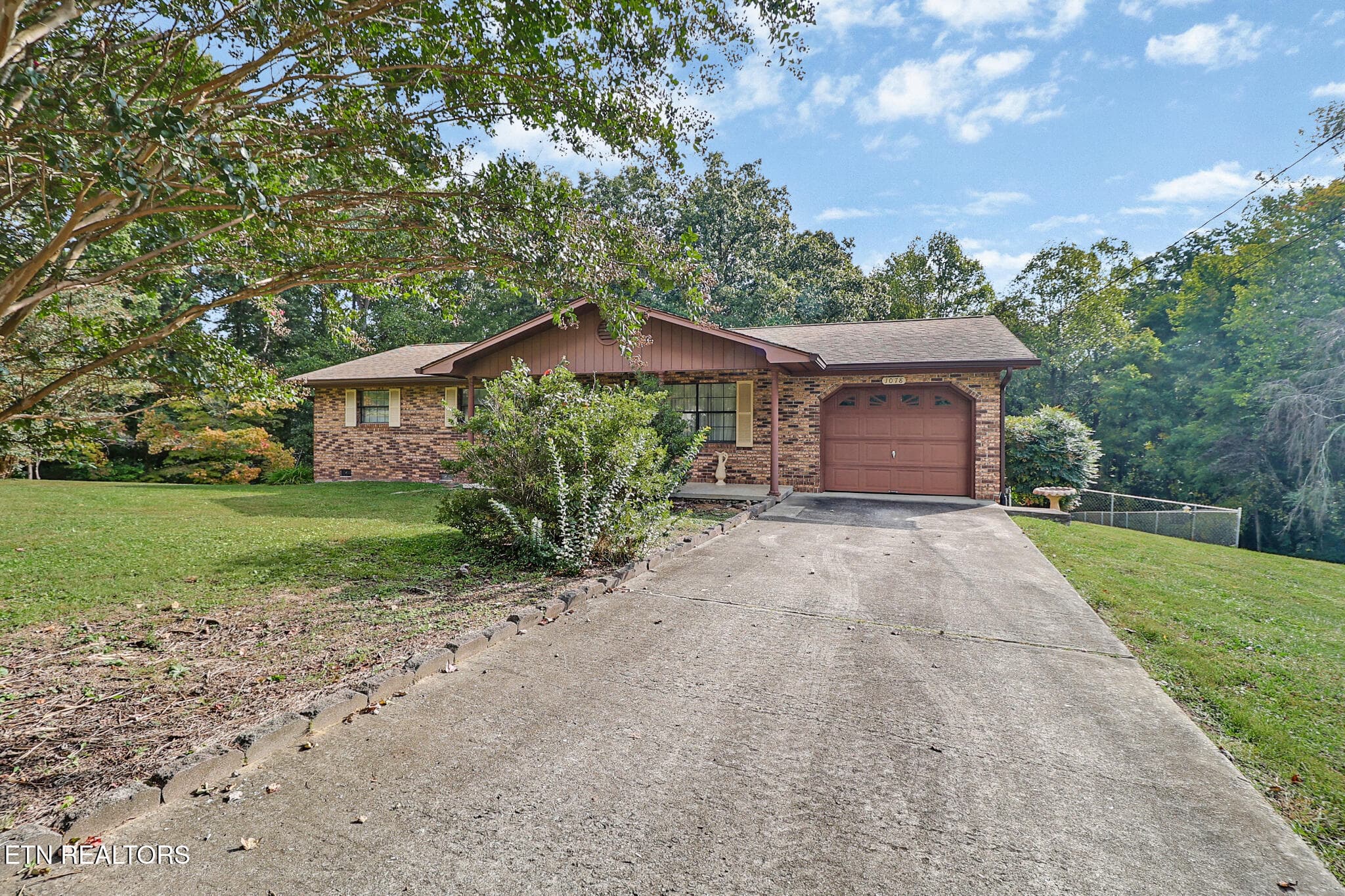 1078 Cove Lane, Oliver Springs, TN 37840