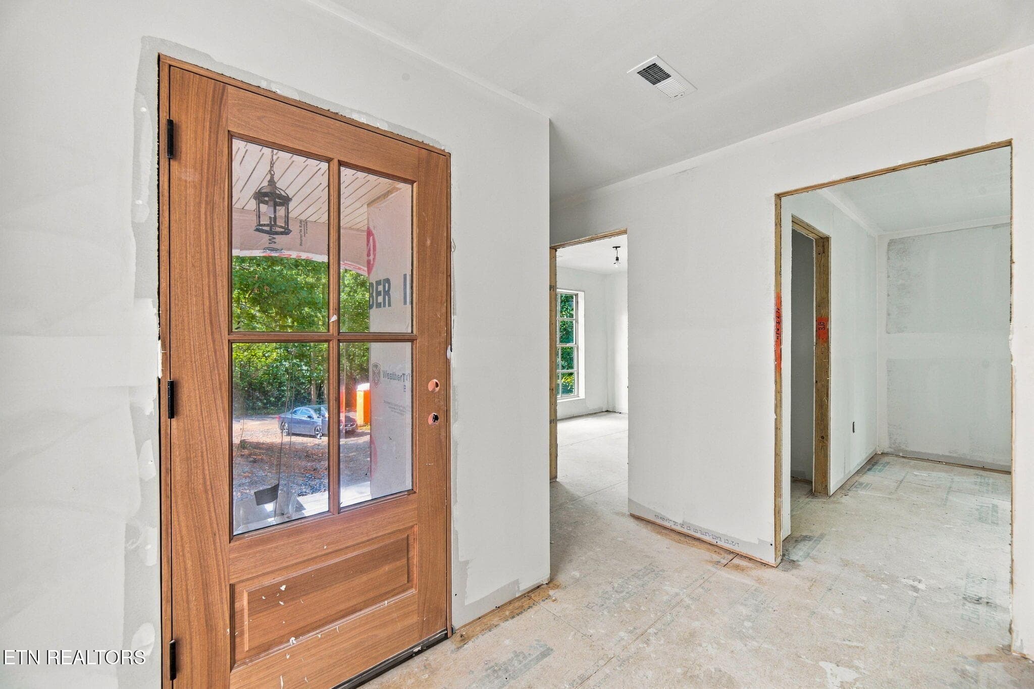 2-web-or-mls-823-Gresham-Rd-Knoxville-TN - 823 Gresham Rd, Knoxville, TN 37918, Knoxville