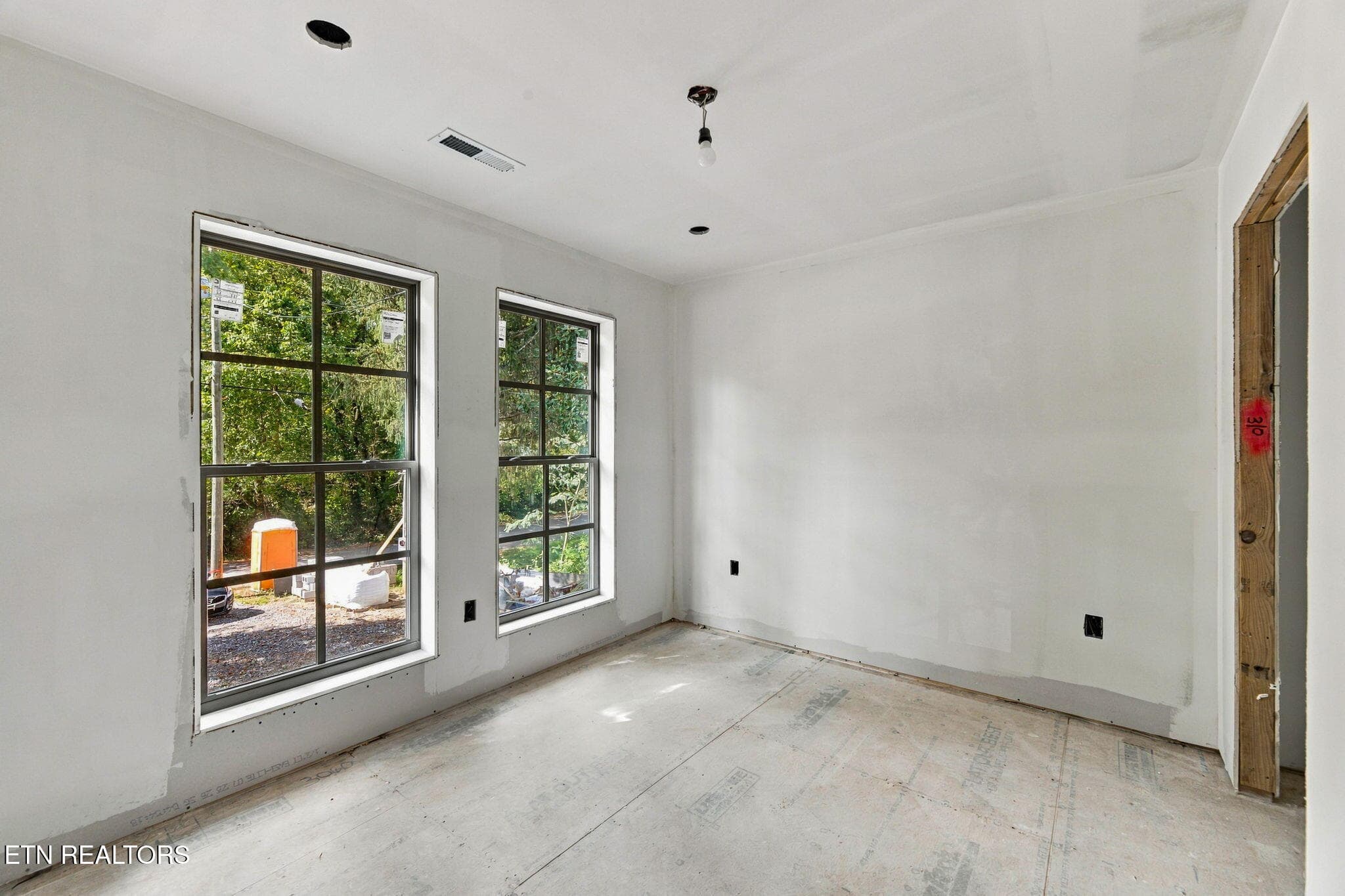 3-web-or-mls-823-Gresham-Rd-Knoxville-TN - 823 Gresham Rd, Knoxville, TN 37918, Knoxville