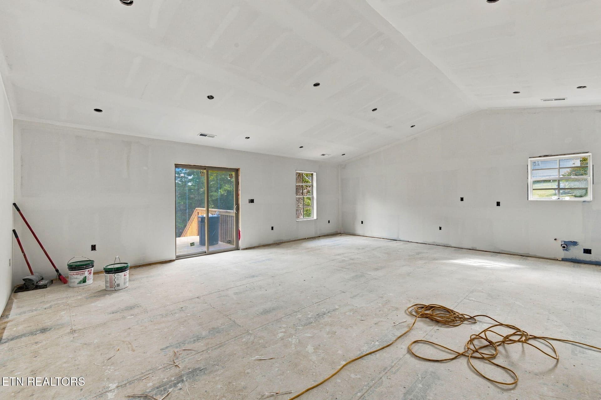 8-web-or-mls-823-Gresham-Rd-Knoxville-TN - 823 Gresham Rd, Knoxville, TN 37918