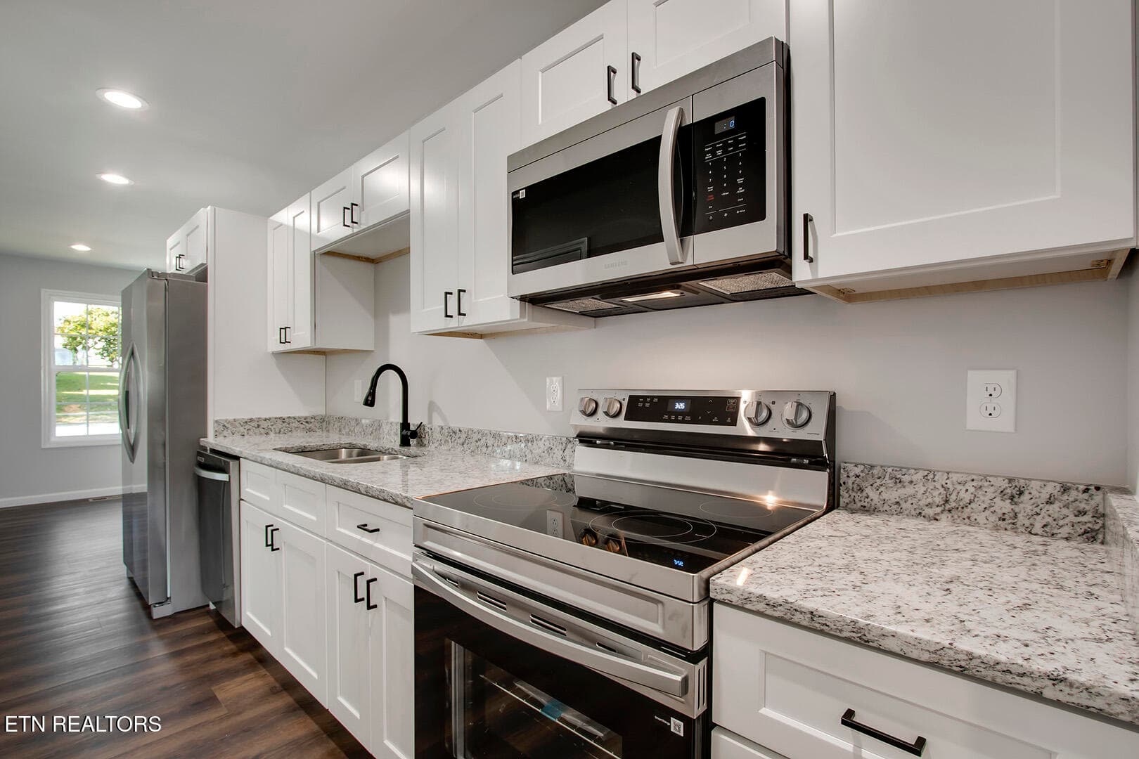 11_IllinoisAvenue_809_Kitchen02 - 809 Illinois Ave, Etowah, TN 37331, Etowah