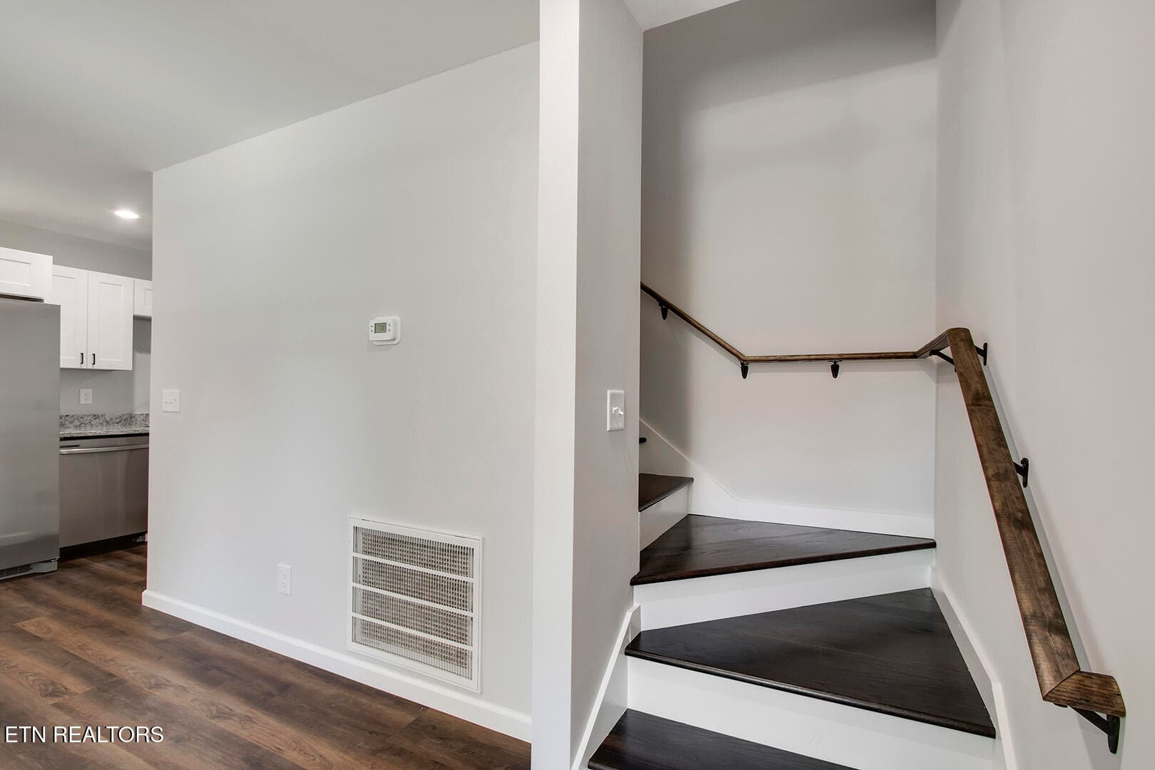 23_IllinoisAvenue_809_StairsUp - 809 Illinois Ave, Etowah, TN 37331, Etowah