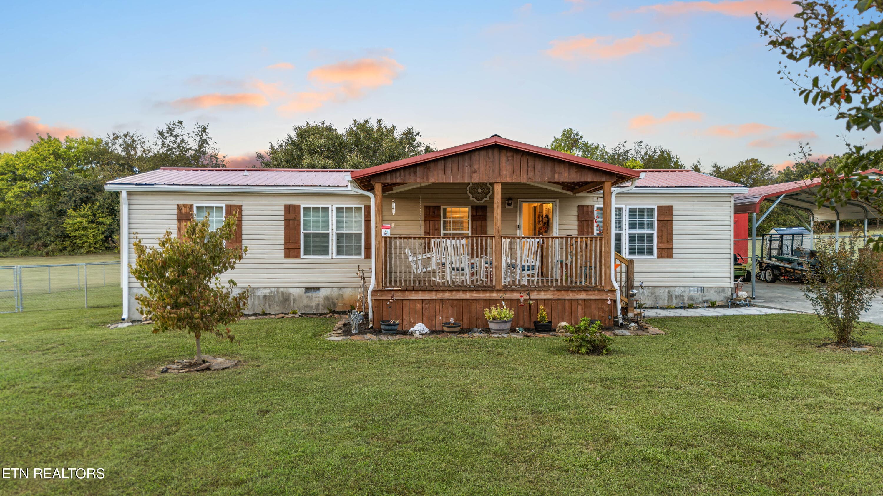 5261 Morganton Blvd, Greenback, TN 37742