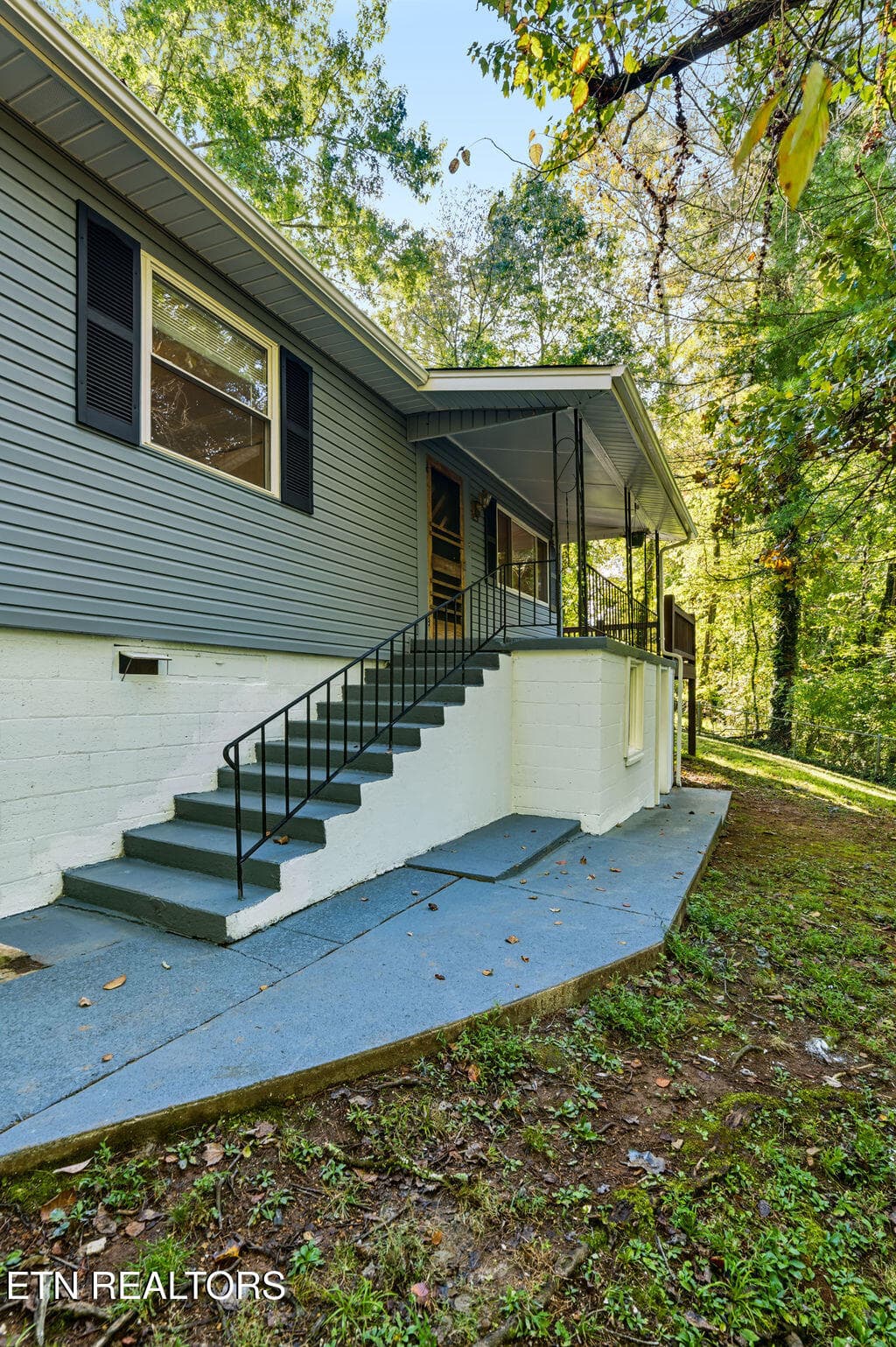 Front porch - 132 Taylor Rd, Oak Ridge, TN 37830, Oak Ridge