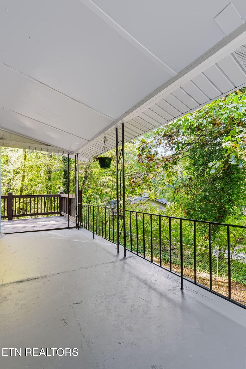 Front Porch - 132 Taylor Rd, Oak Ridge, TN 37830, Oak Ridge