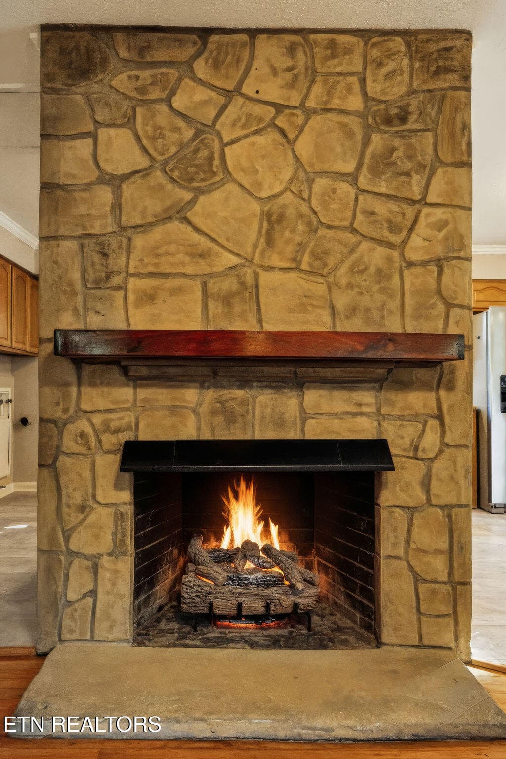 Fireplace - 132 Taylor Rd, Oak Ridge, TN 37830, Oak Ridge