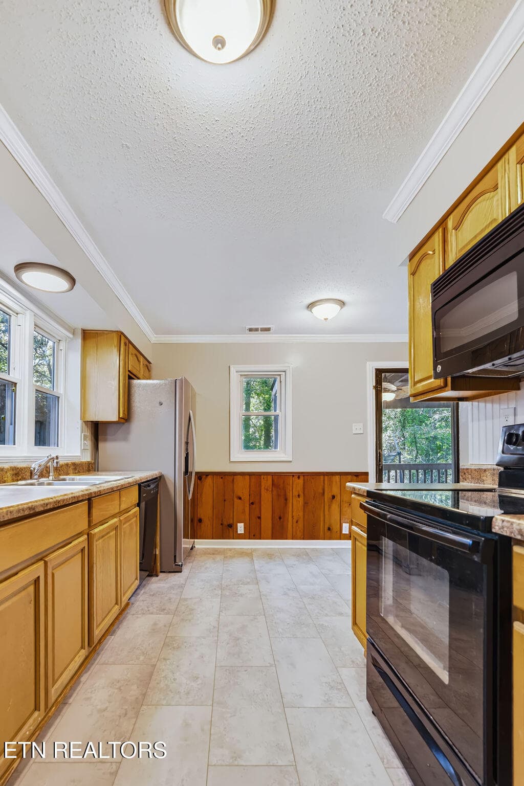 Kitchen - 132 Taylor Rd, Oak Ridge, TN 37830, Oak Ridge