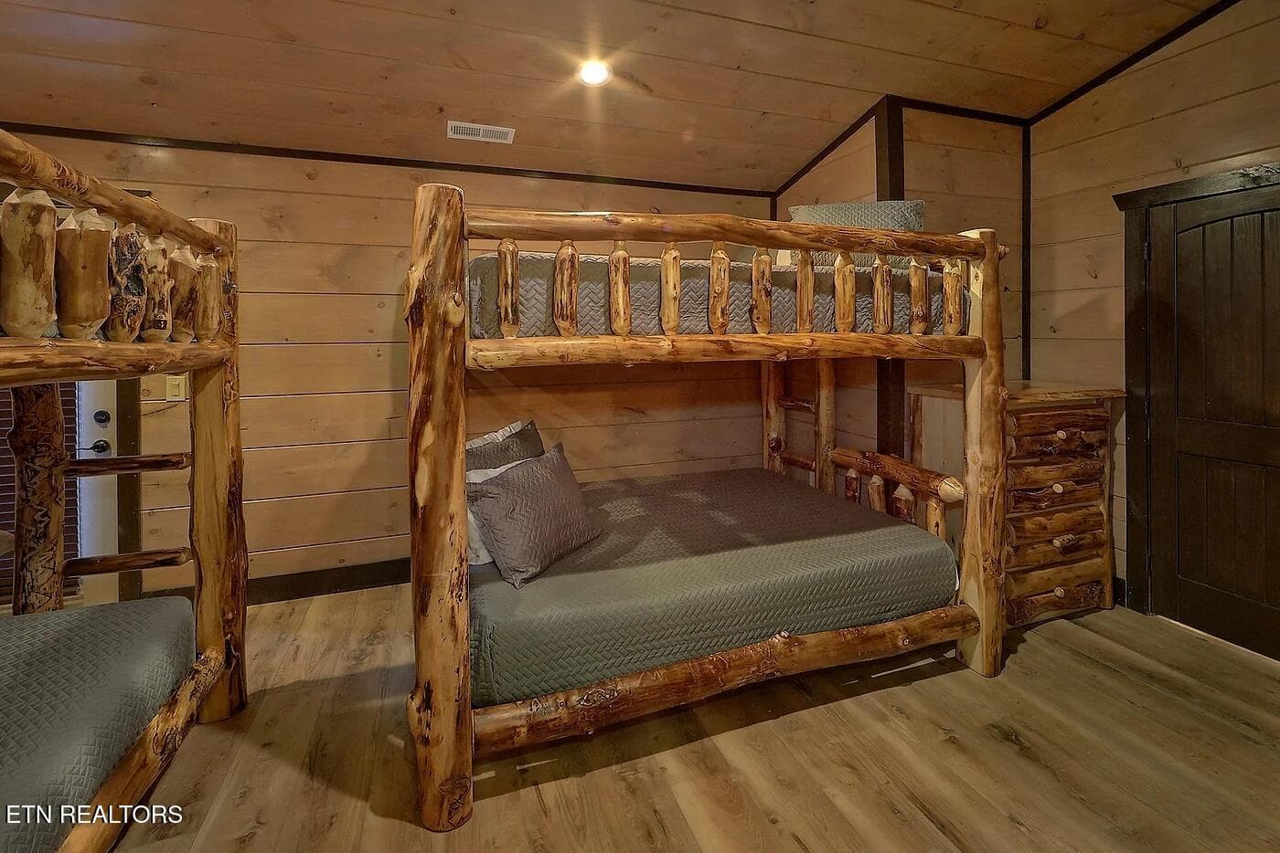 smoky-mountain-masterpiece-cabin-rental- - 1175 Woodland Trek Lane, Sevierville, TN 37876, Sevierville