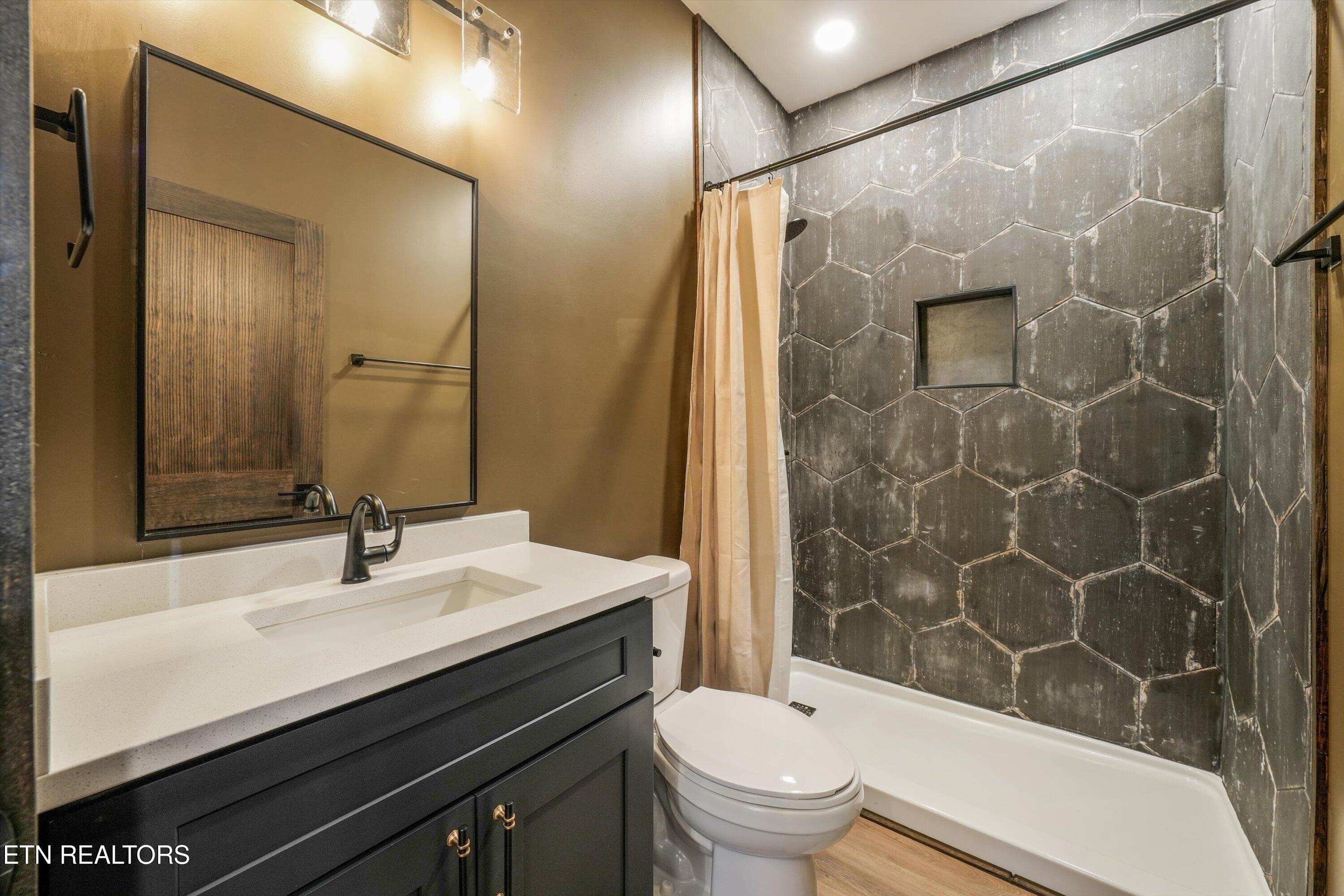 39-432 Hatchet Wy28 - 432 Hatchet Way, Pigeon Forge, TN 37863, Pigeon Forge