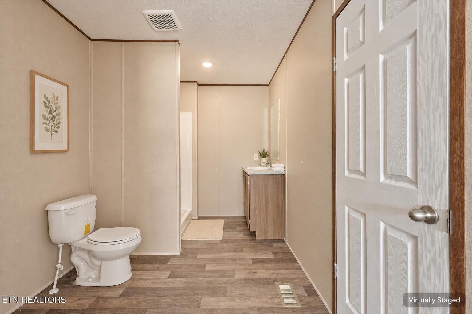 Warmly Staged Primary Bathroom - 139 Balboa Drive, Rockwood, TN 37854, Rockwood