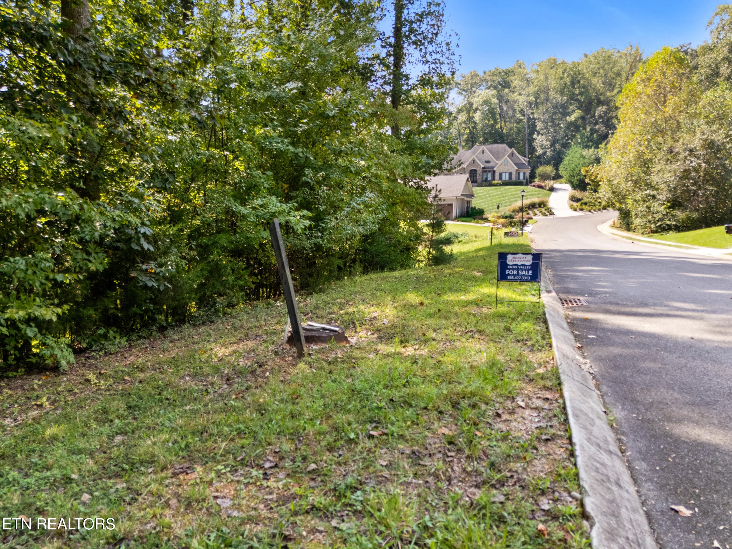 2215 viewcrest lane-08 - 2215 Viewcrest Lane, Knoxville, TN 37932, Knoxville