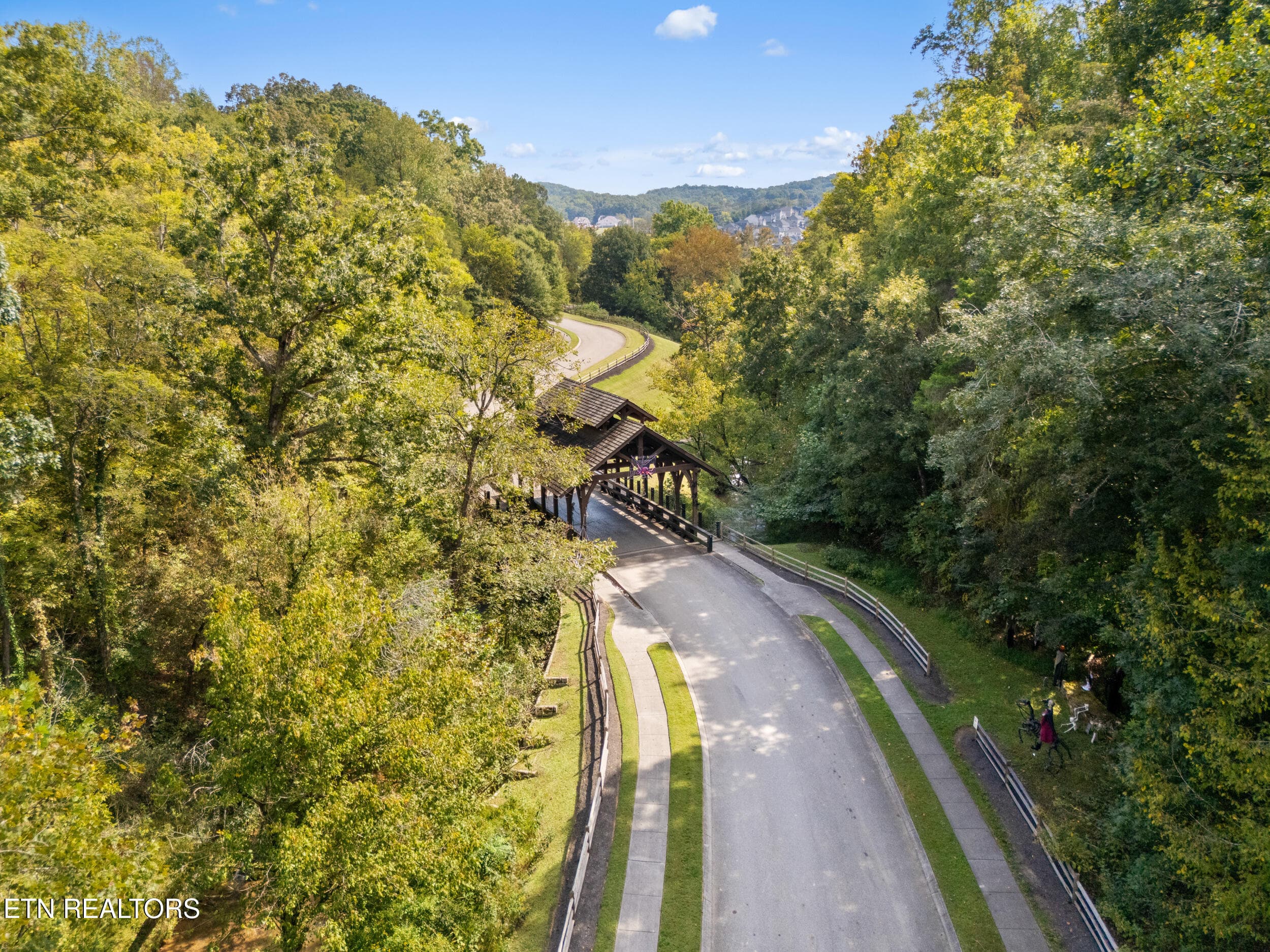 2215 viewcrest lane-15 - 2215 Viewcrest Lane, Knoxville, TN 37932, Knoxville