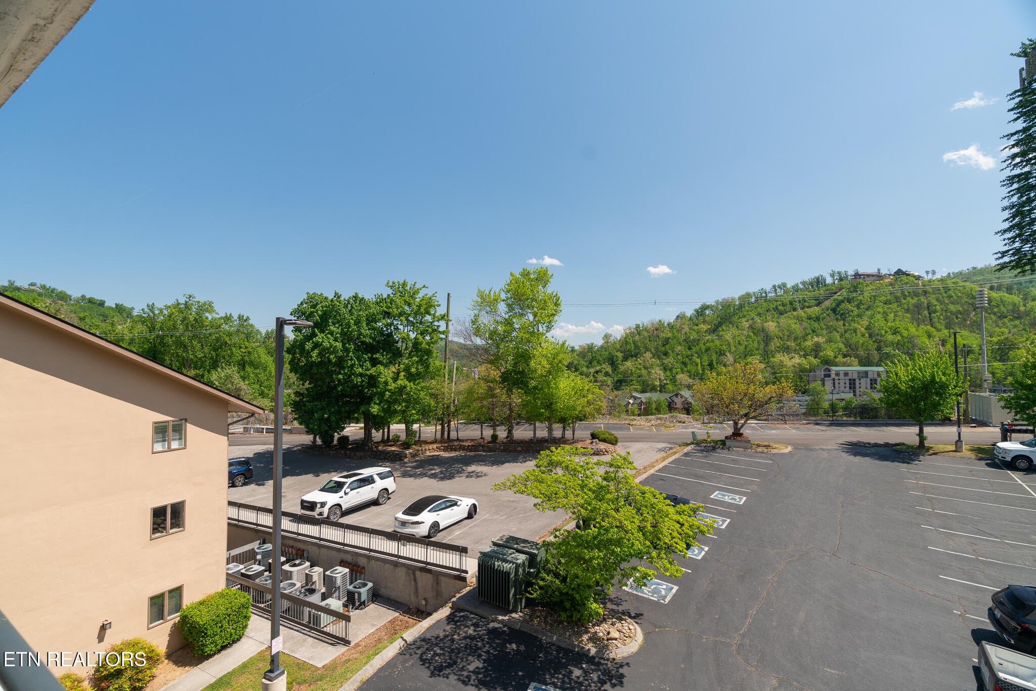 354 E Holly 401 Garlinburg TN Monarch Re - 354 E Holly Ridge Rd UNIT 401, Gatlinburg, TN 37738, Gatlinburg
