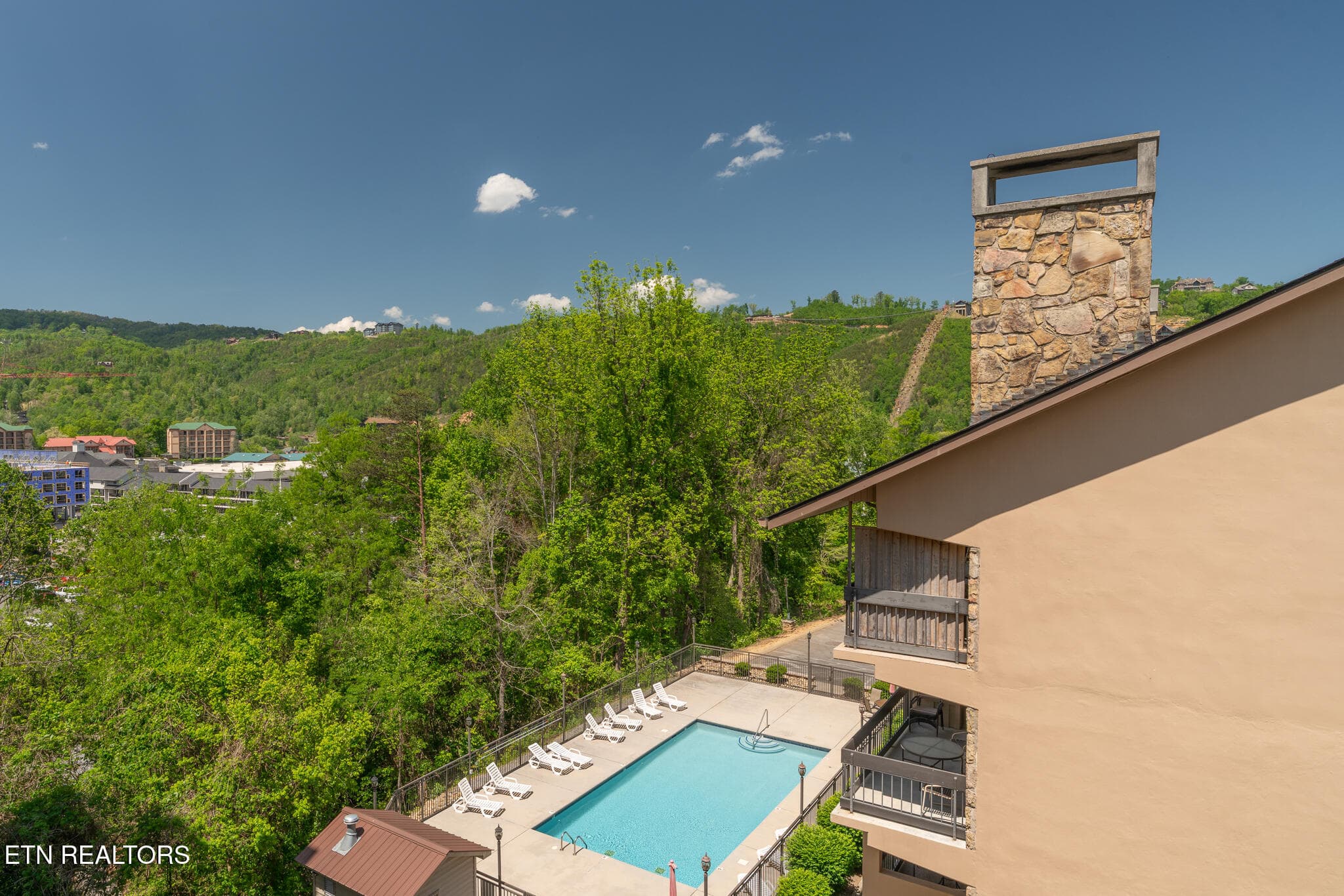 354 E Holly 401 Garlinburg TN Monarch Re - 354 E Holly Ridge Rd UNIT 401, Gatlinburg, TN 37738, Gatlinburg