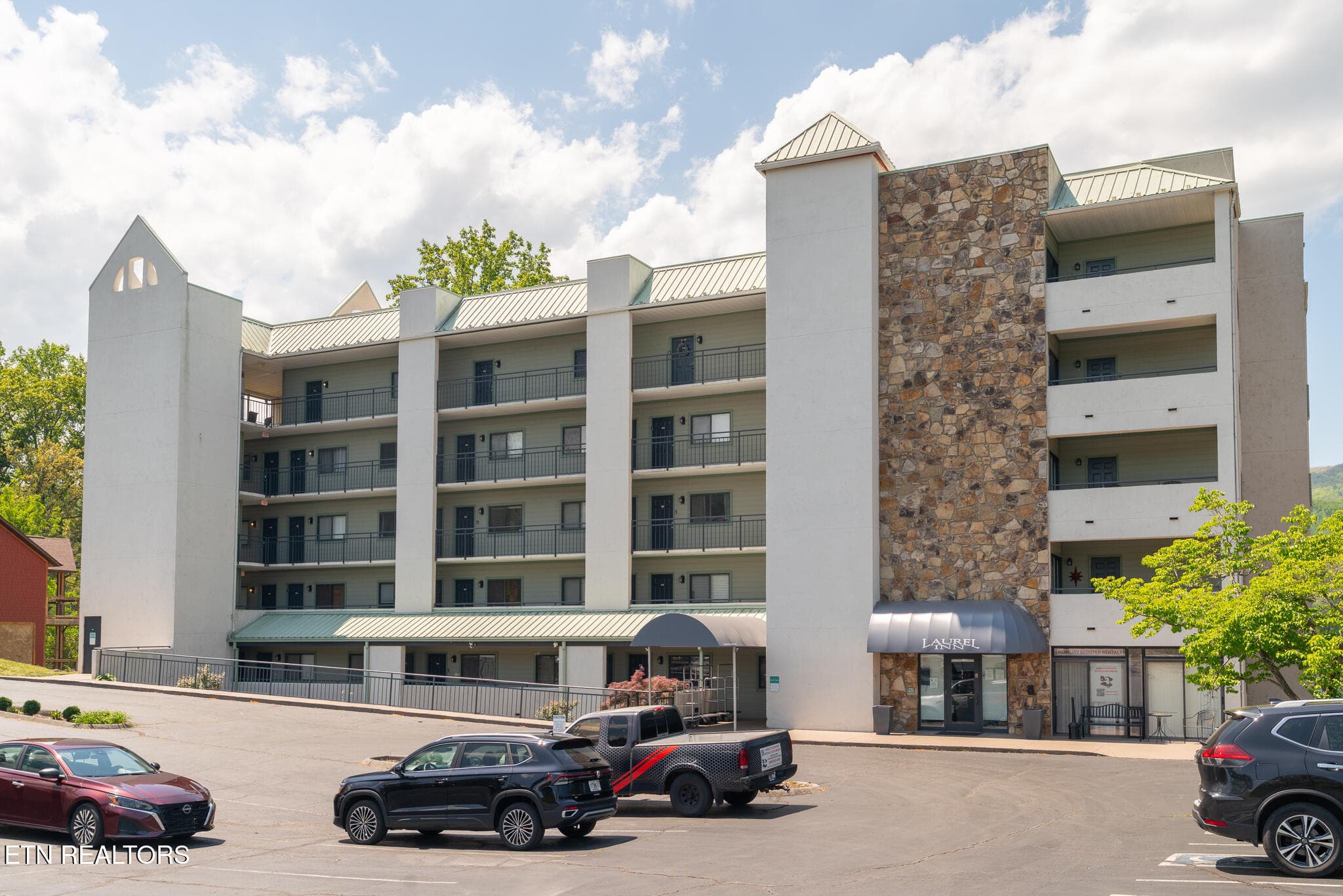354 E Holly R 401 Monarch Realty LLC - 354 E Holly Ridge Rd UNIT 401, Gatlinburg, TN 37738, Gatlinburg