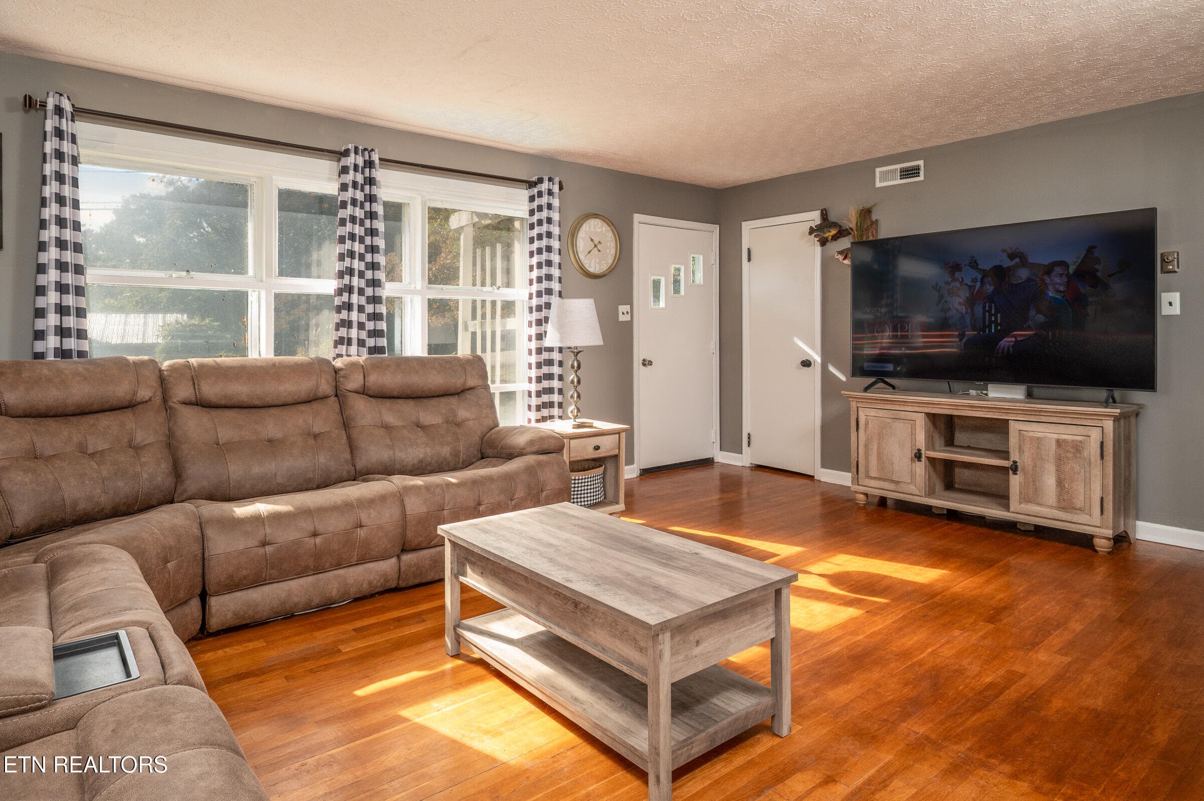 Living room - 401 W Ridgecrest Drive, Kingston, TN 37763, Kingston