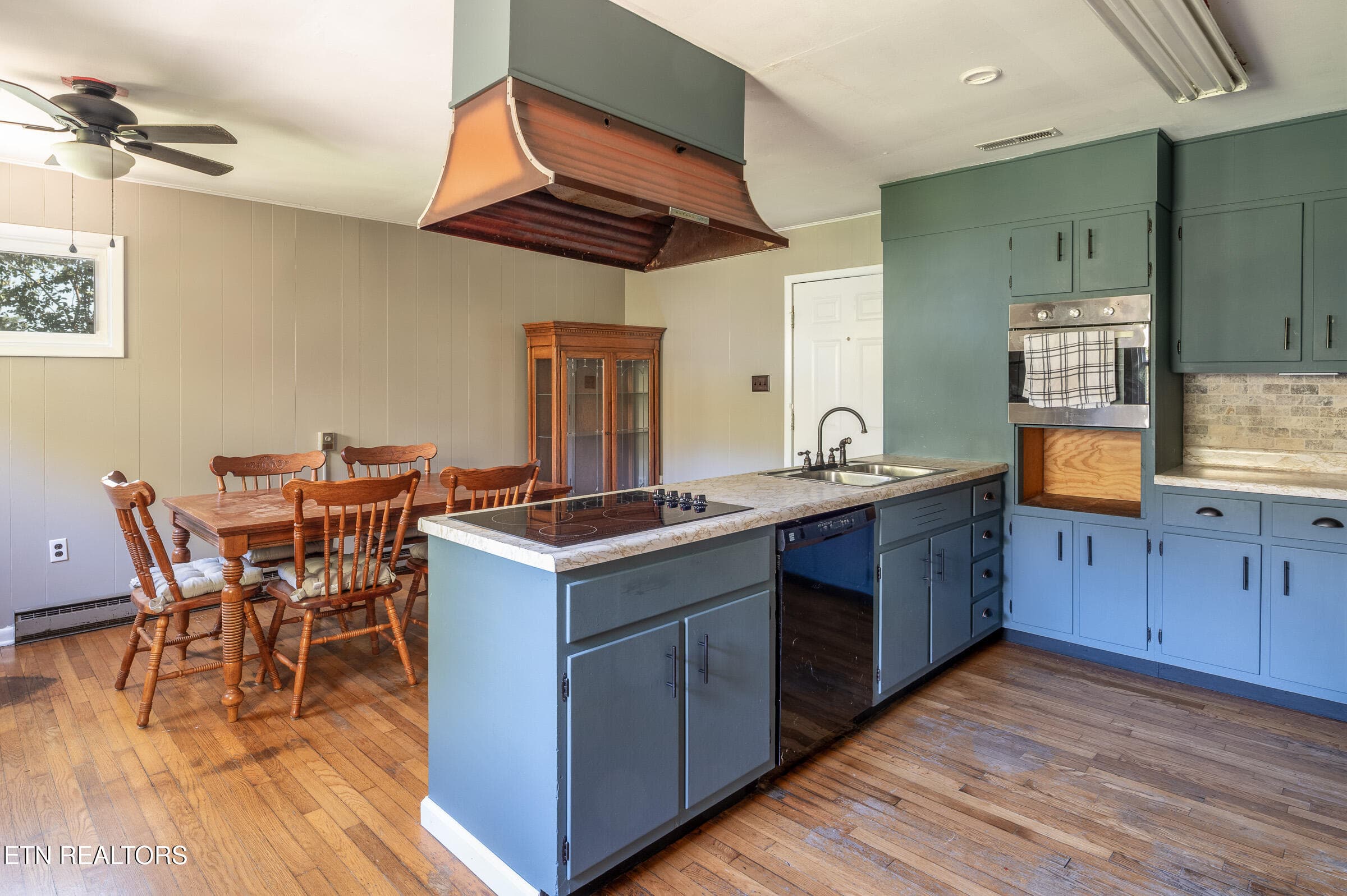 Kitchen - 401 W Ridgecrest Drive, Kingston, TN 37763, Kingston