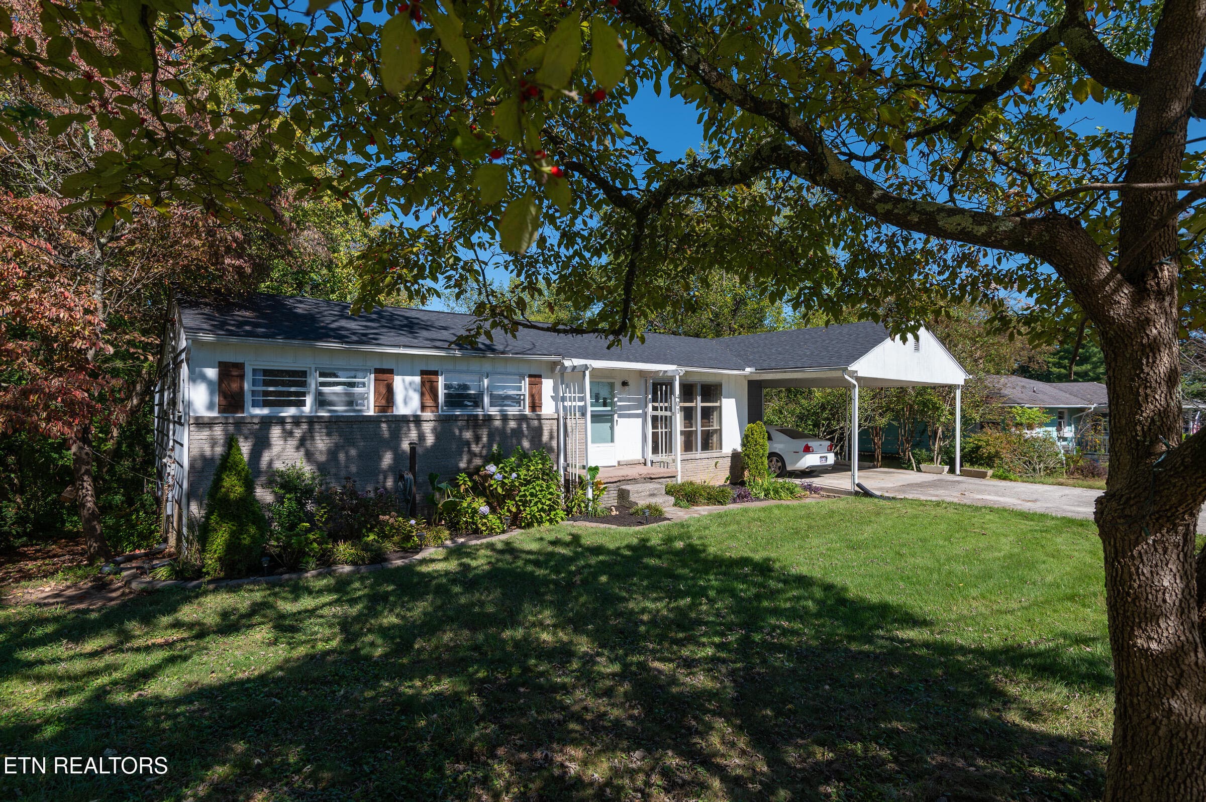 401 W Ridgecrest Drive, Kingston, TN 37763