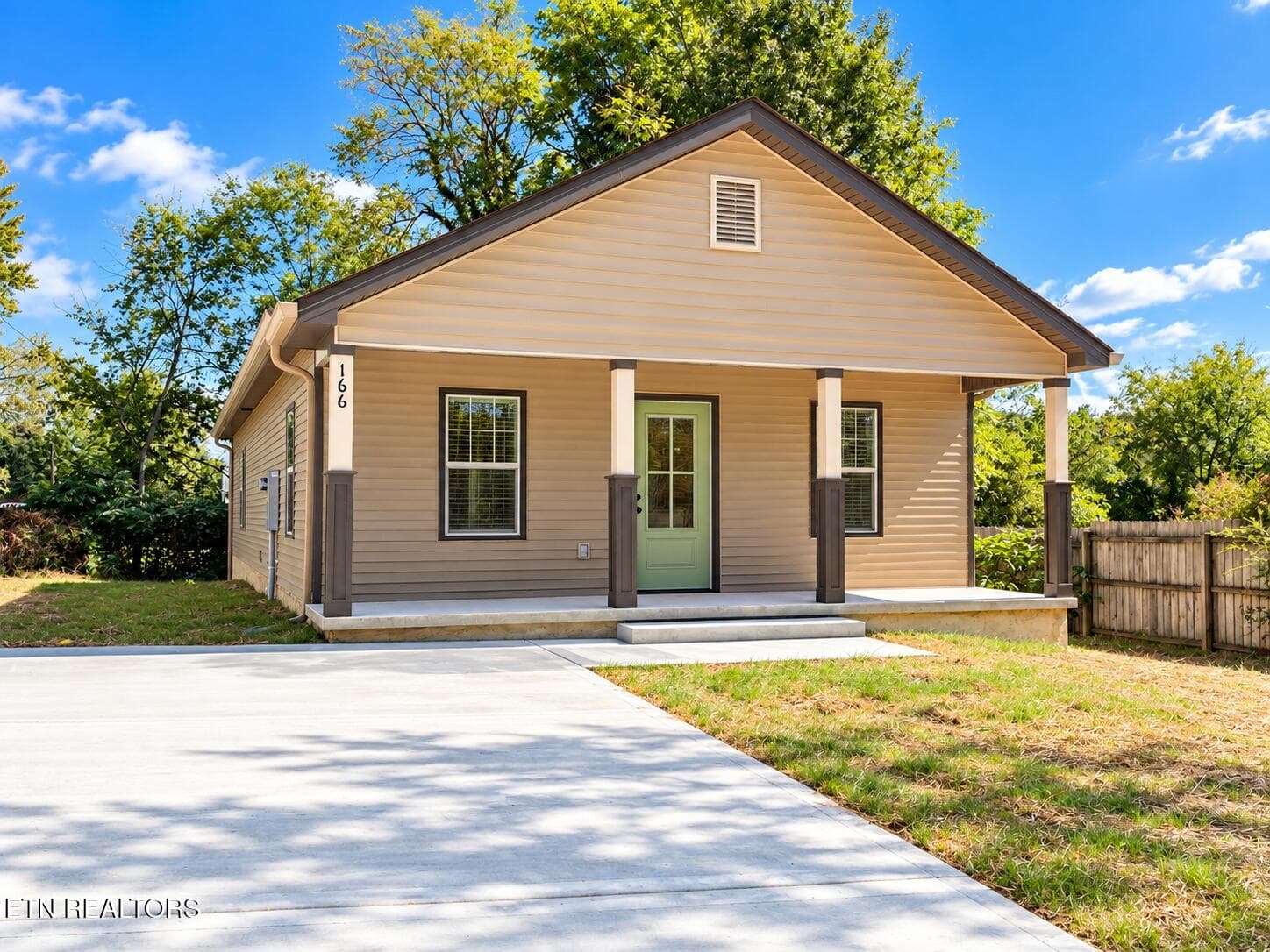 166 College St, Dayton, TN 37321