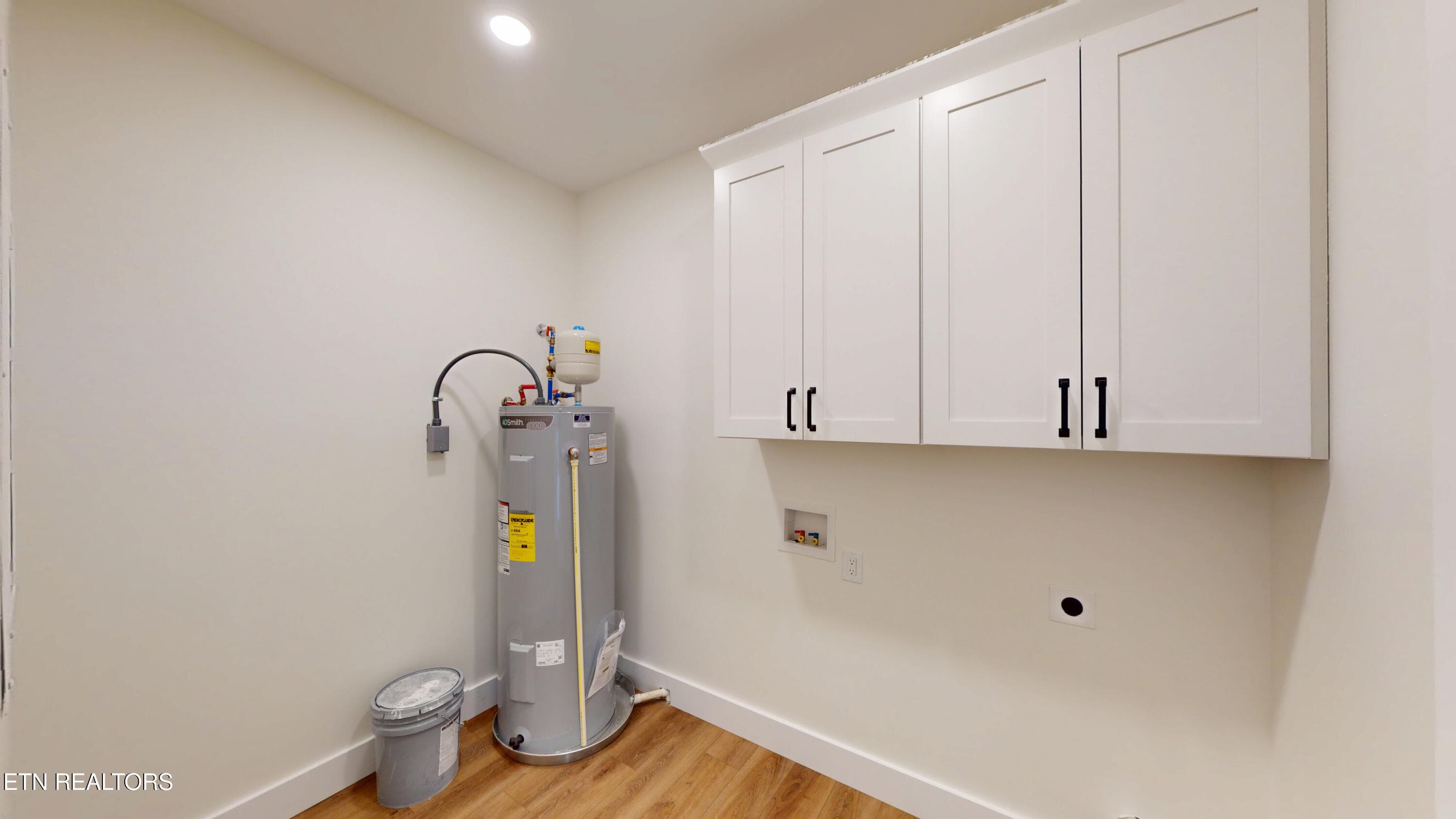 21-Laundry Room - 166 College St, Dayton, TN 37321, Dayton